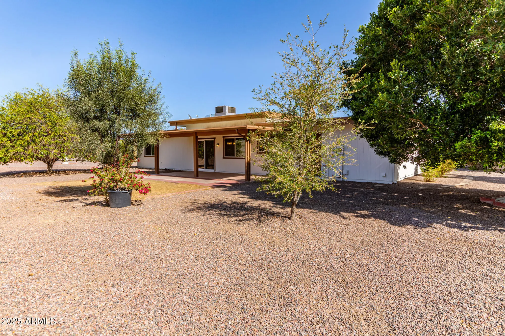 Property Slideshow image 32 of 36 | 16853 n meadow park dr, Sun City, AZ, 85351