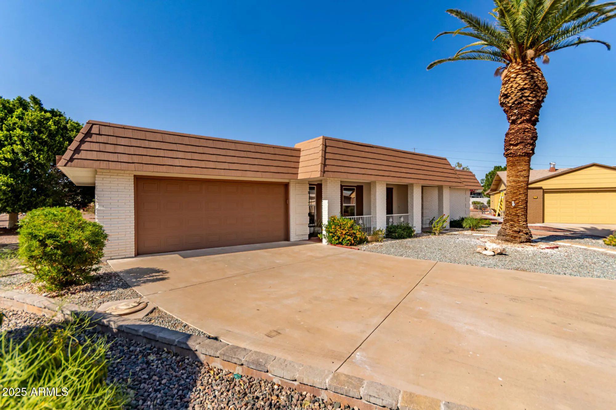 Property Slideshow image 6 of 36 | 16853 n meadow park dr, Sun City, AZ, 85351