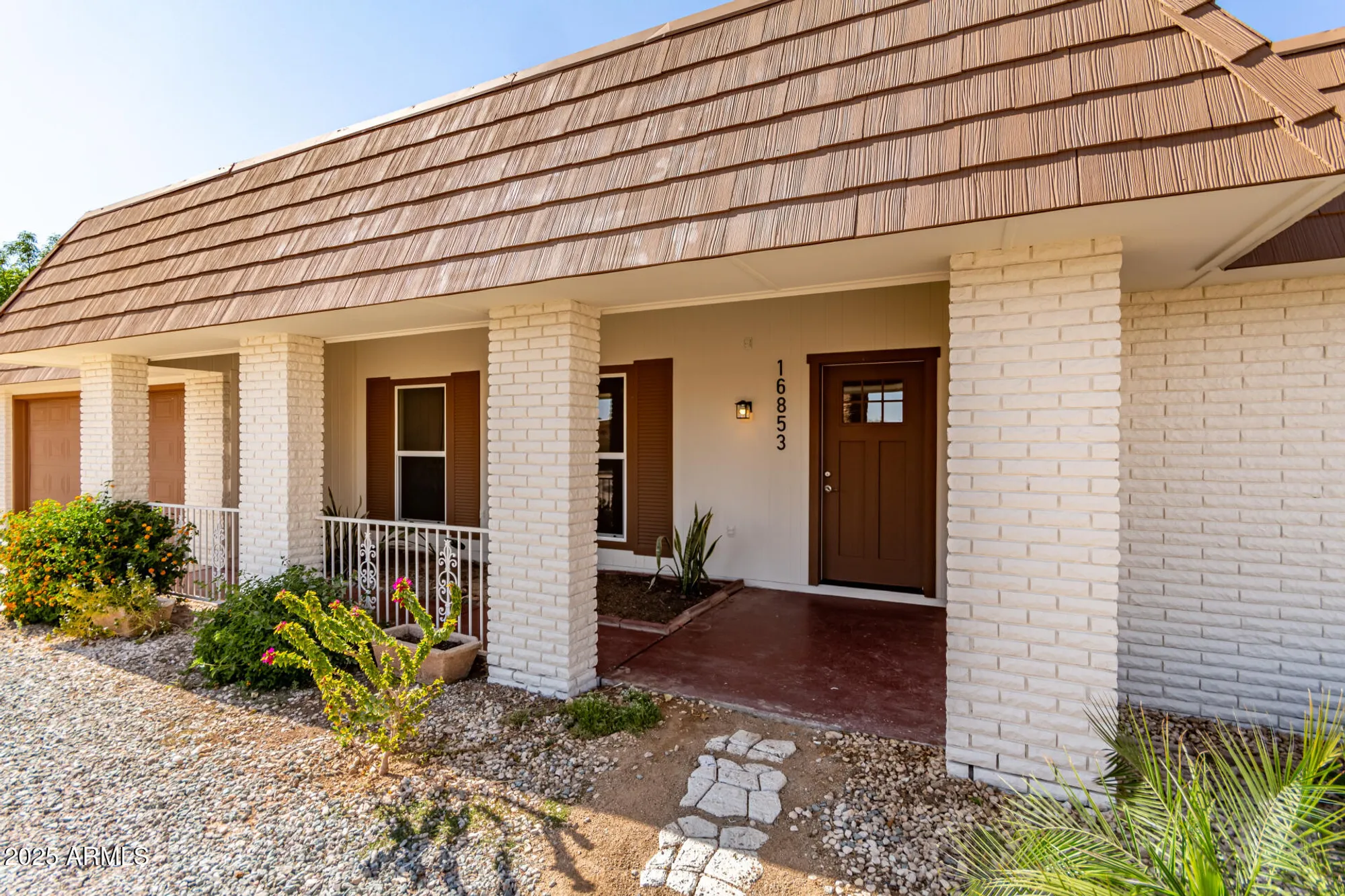 Property Slideshow image 9 of 36 | 16853 n meadow park dr, Sun City, AZ, 85351