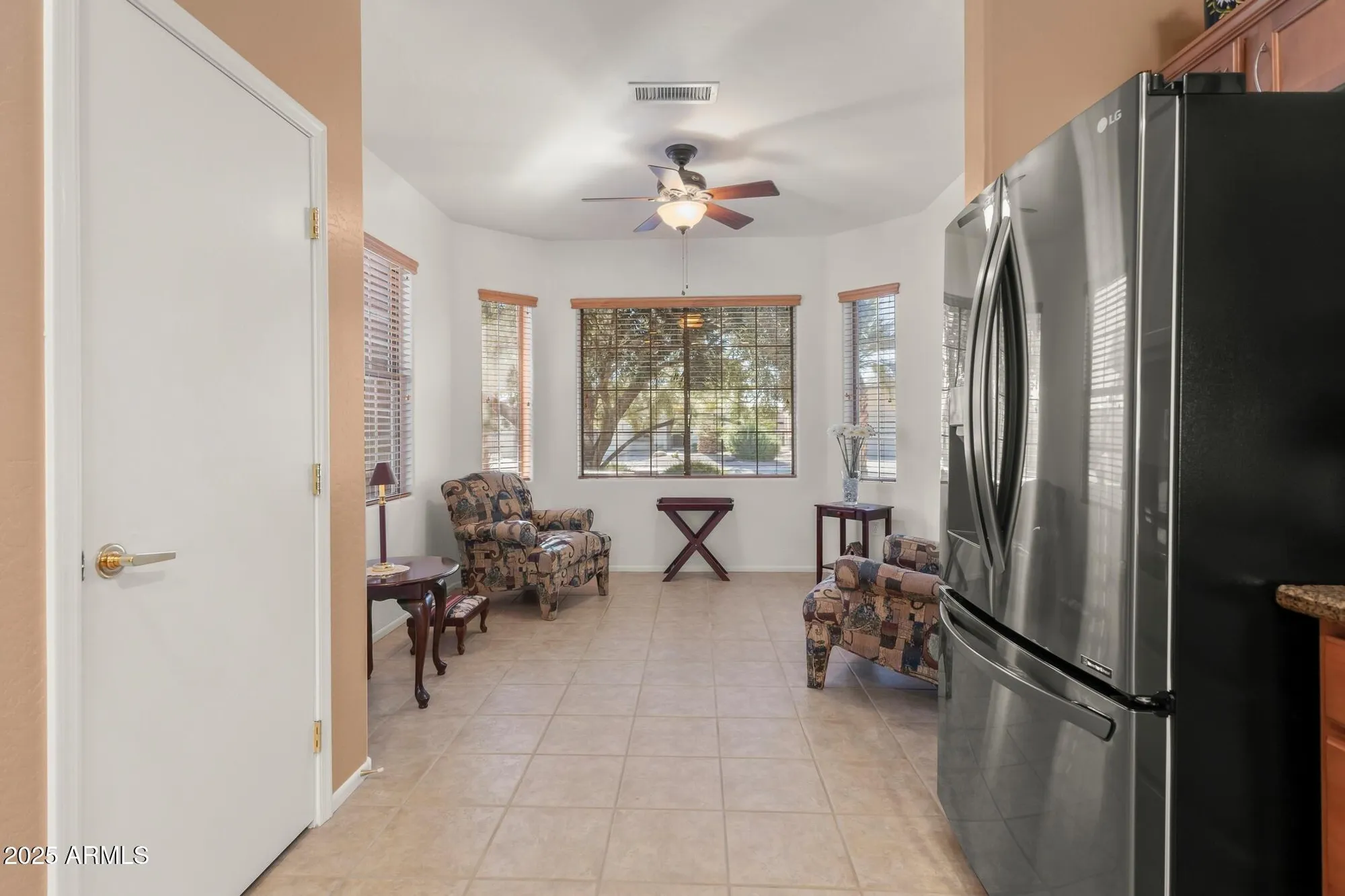 Property Slideshow image 12 of 38 | 18836 n sunsites dr, Surprise, AZ, 85387