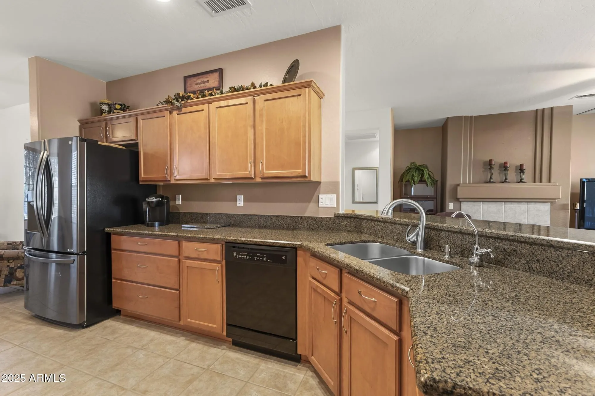 Property Slideshow image 16 of 38 | 18836 n sunsites dr, Surprise, AZ, 85387
