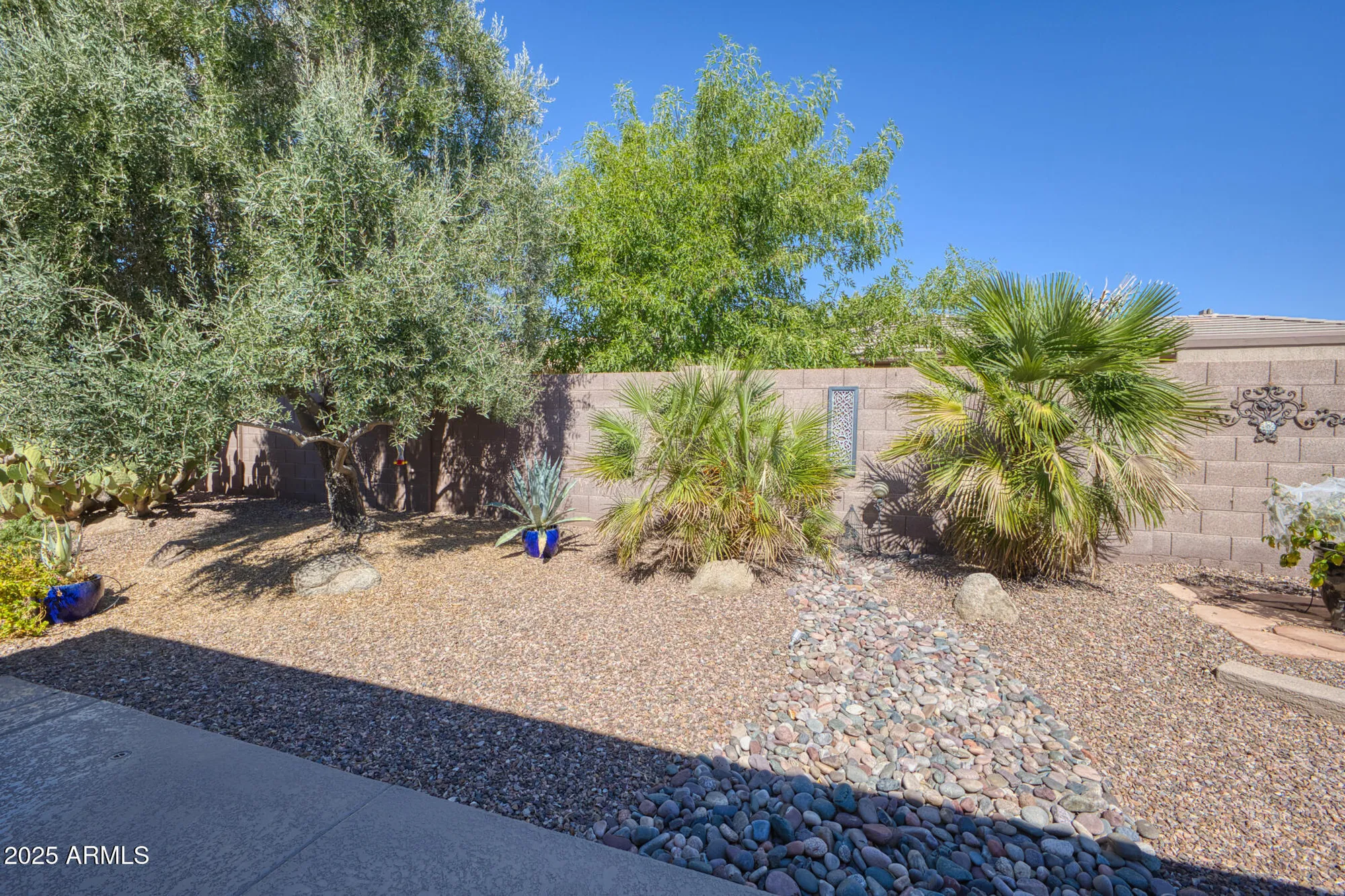 Property Slideshow image 36 of 38 | 18836 n sunsites dr, Surprise, AZ, 85387