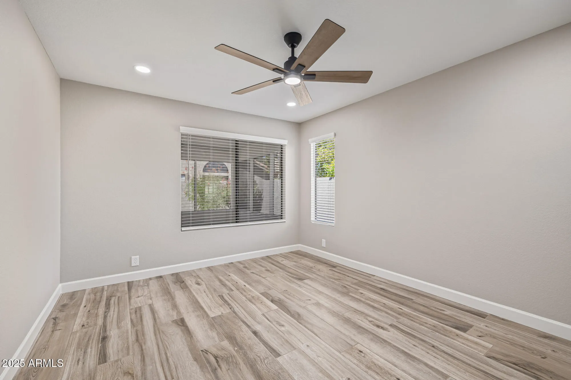 Property Slideshow image 30 of 41 | 9152 w oraibi dr, Peoria, AZ, 85382