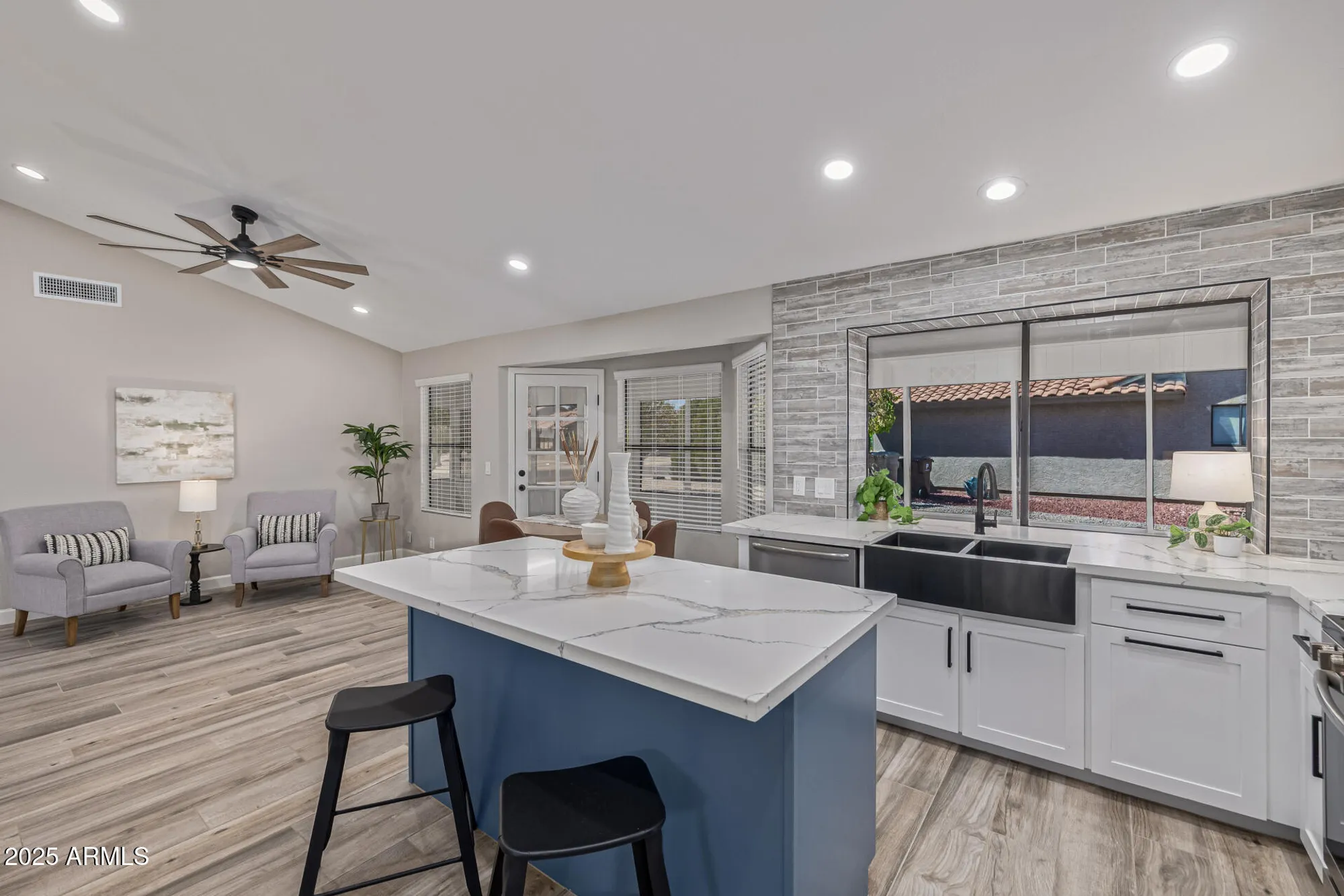 Property Slideshow image 9 of 41 | 9152 w oraibi dr, Peoria, AZ, 85382