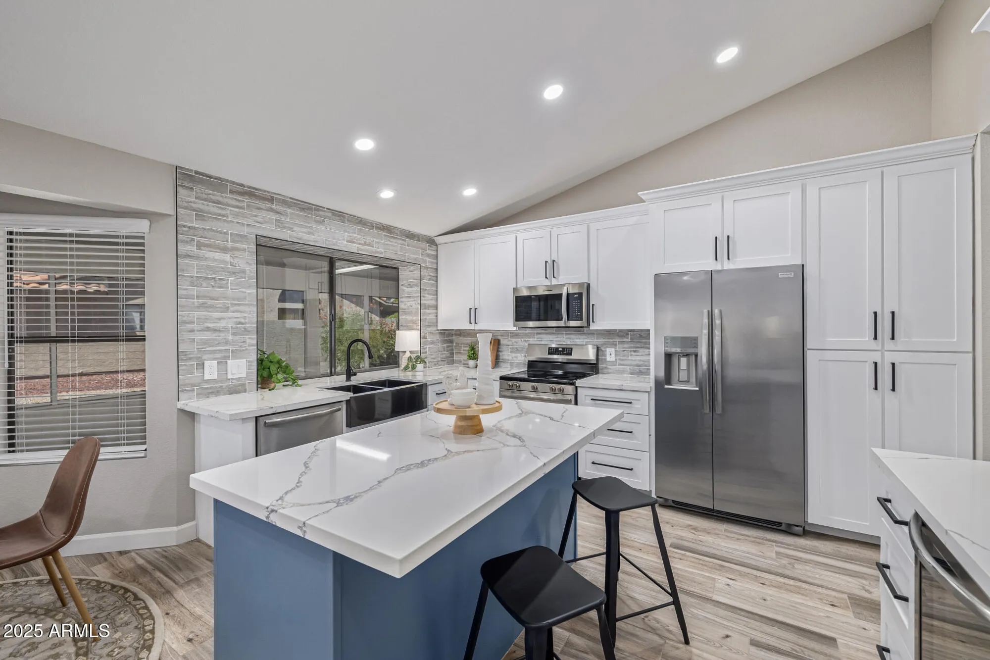 Property Slideshow image 8 of 41 | 9152 w oraibi dr, Peoria, AZ, 85382