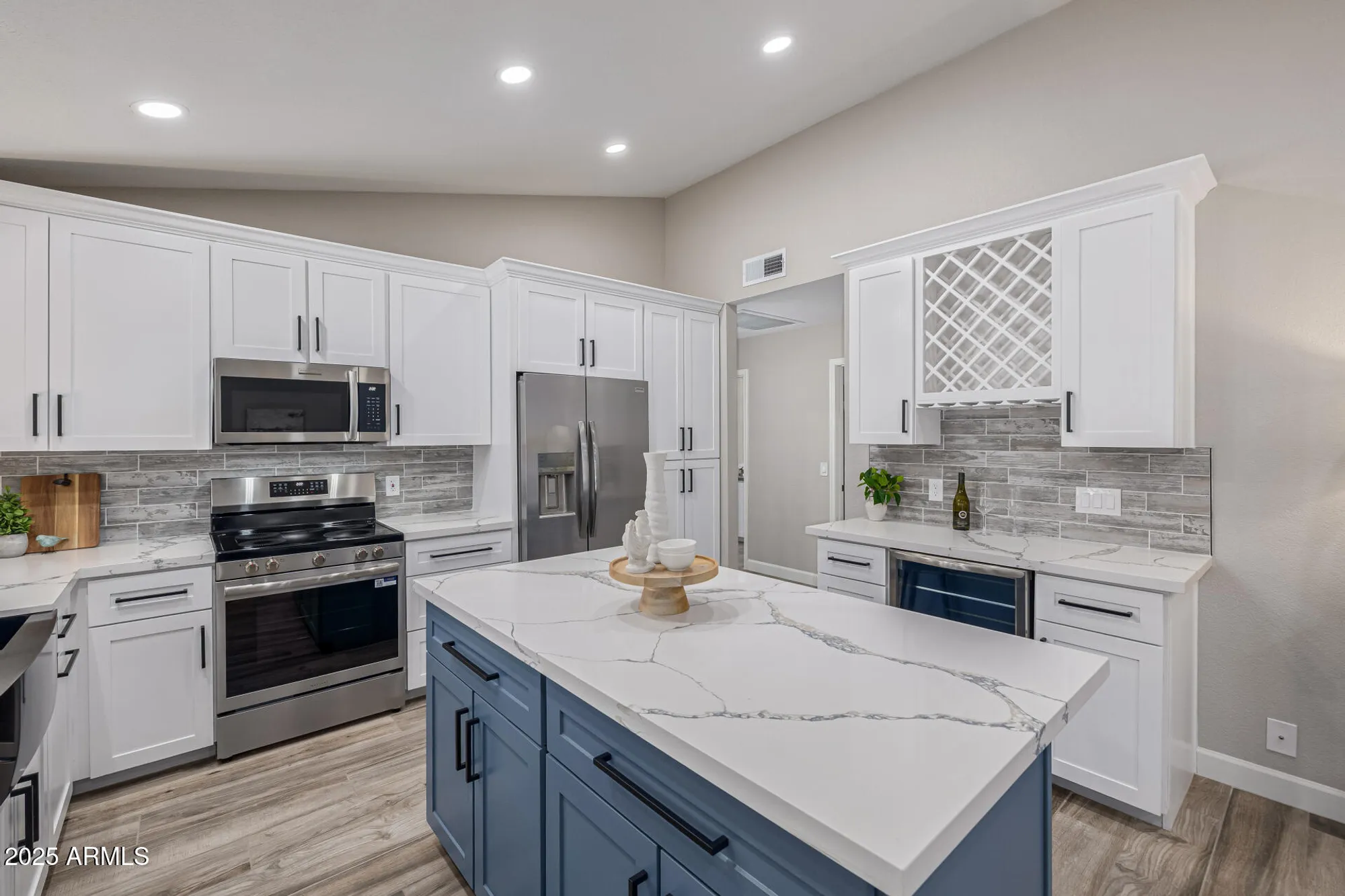 Property Slideshow image 10 of 41 | 9152 w oraibi dr, Peoria, AZ, 85382