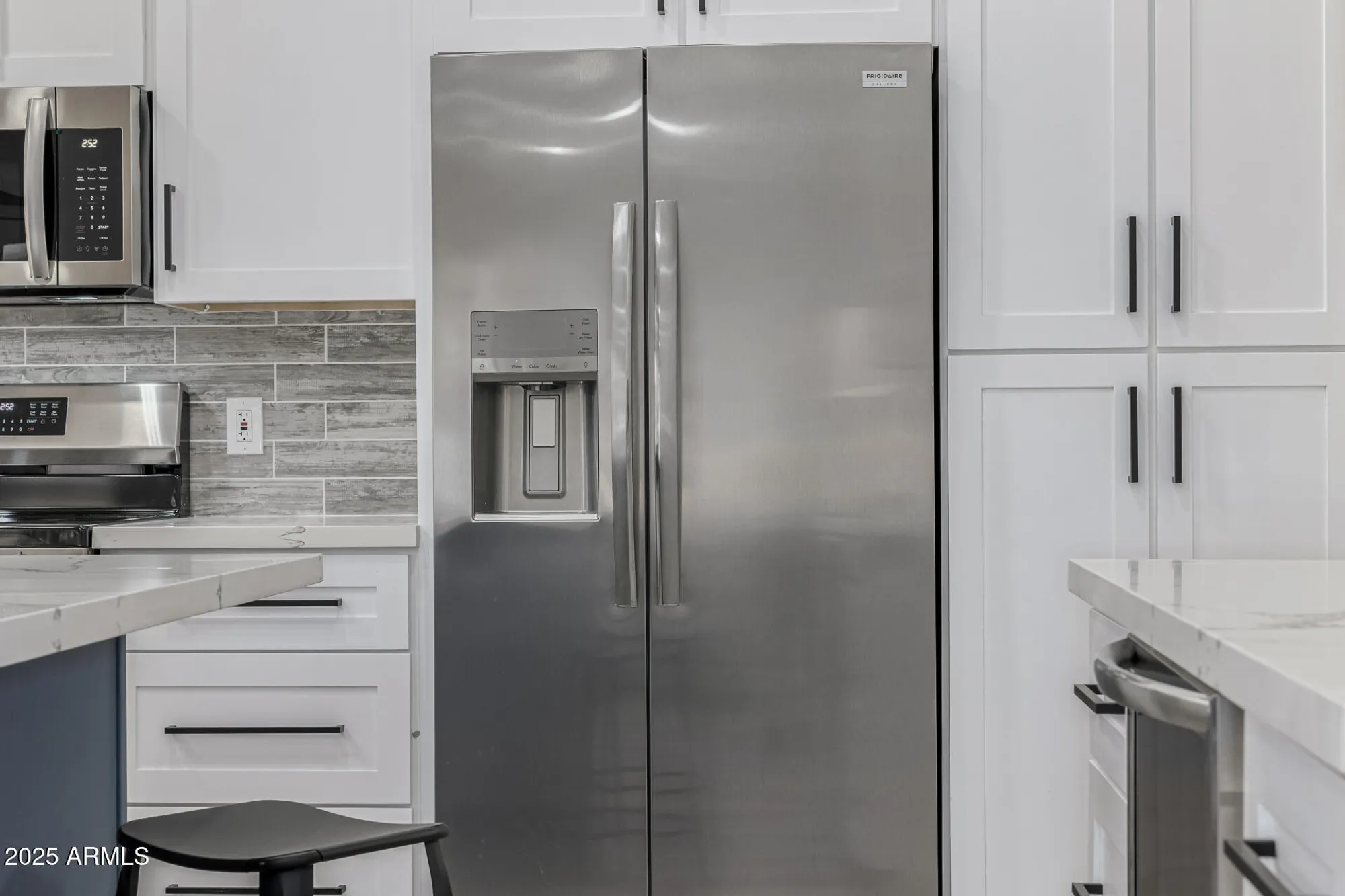 Property Slideshow image 13 of 41 | 9152 w oraibi dr, Peoria, AZ, 85382