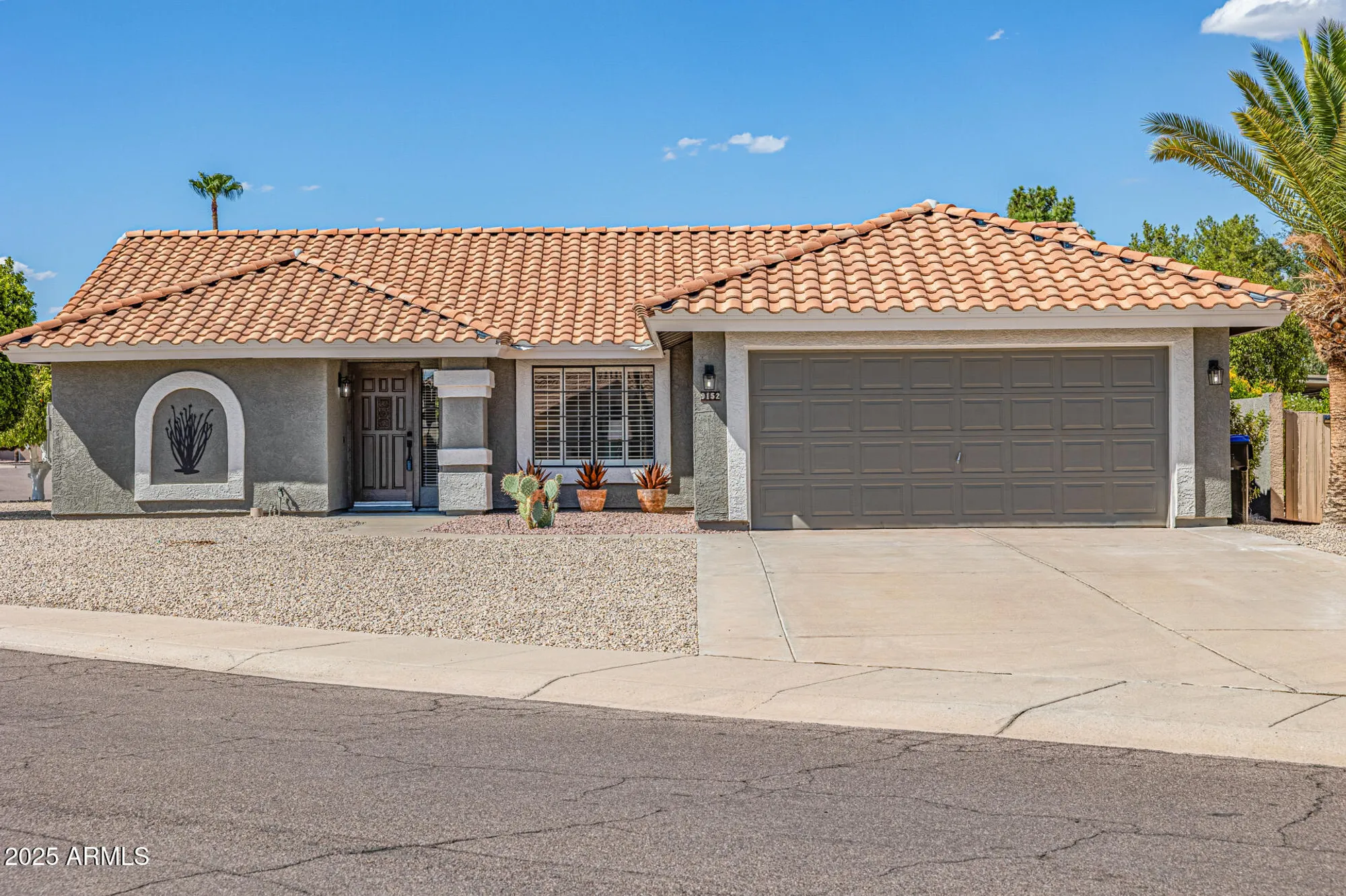 Property Slideshow image 2 of 41 | 9152 w oraibi dr, Peoria, AZ, 85382
