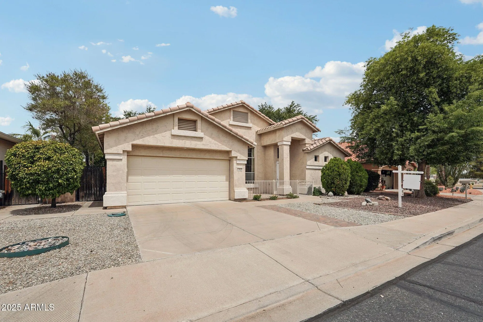 Property Slideshow image 6 of 65 | 17620 w weatherby dr, Surprise, AZ, 85374
