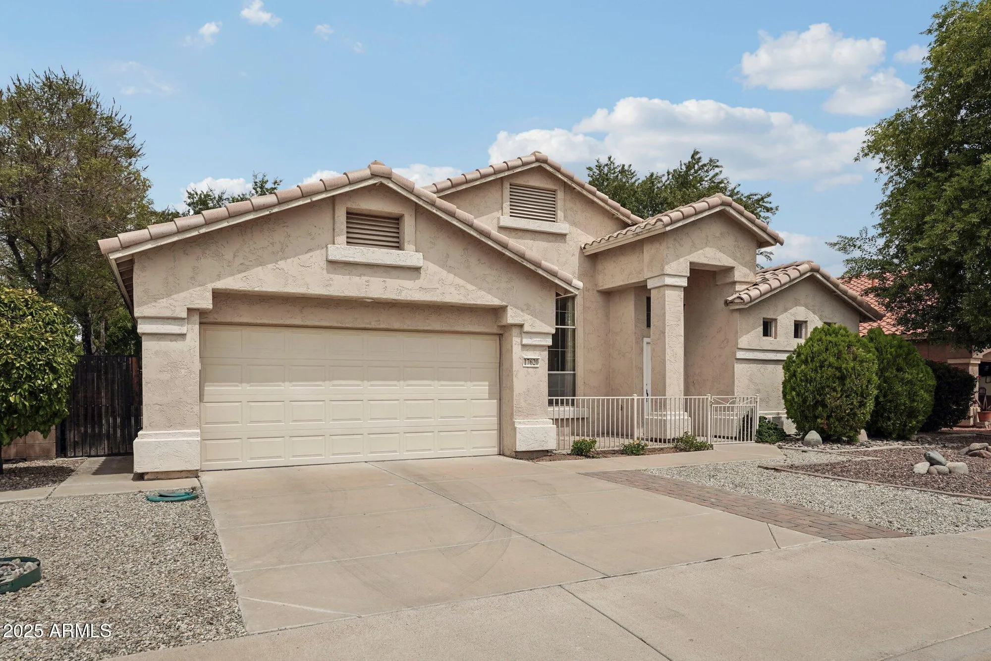 Property Slideshow image 8 of 65 | 17620 w weatherby dr, Surprise, AZ, 85374