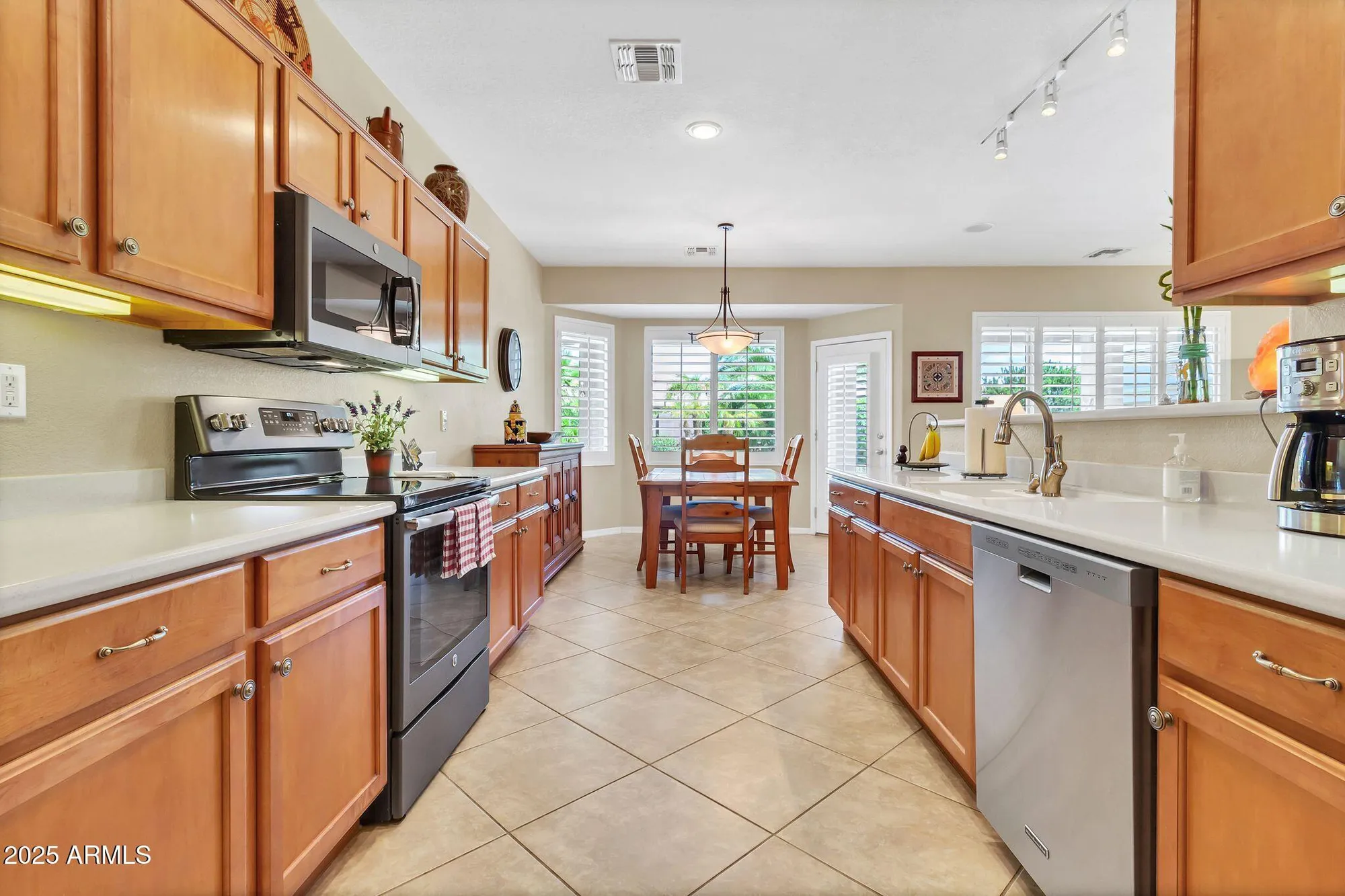 Property Slideshow image 6 of 30 | 3624 e county down dr, Chandler, AZ, 85249