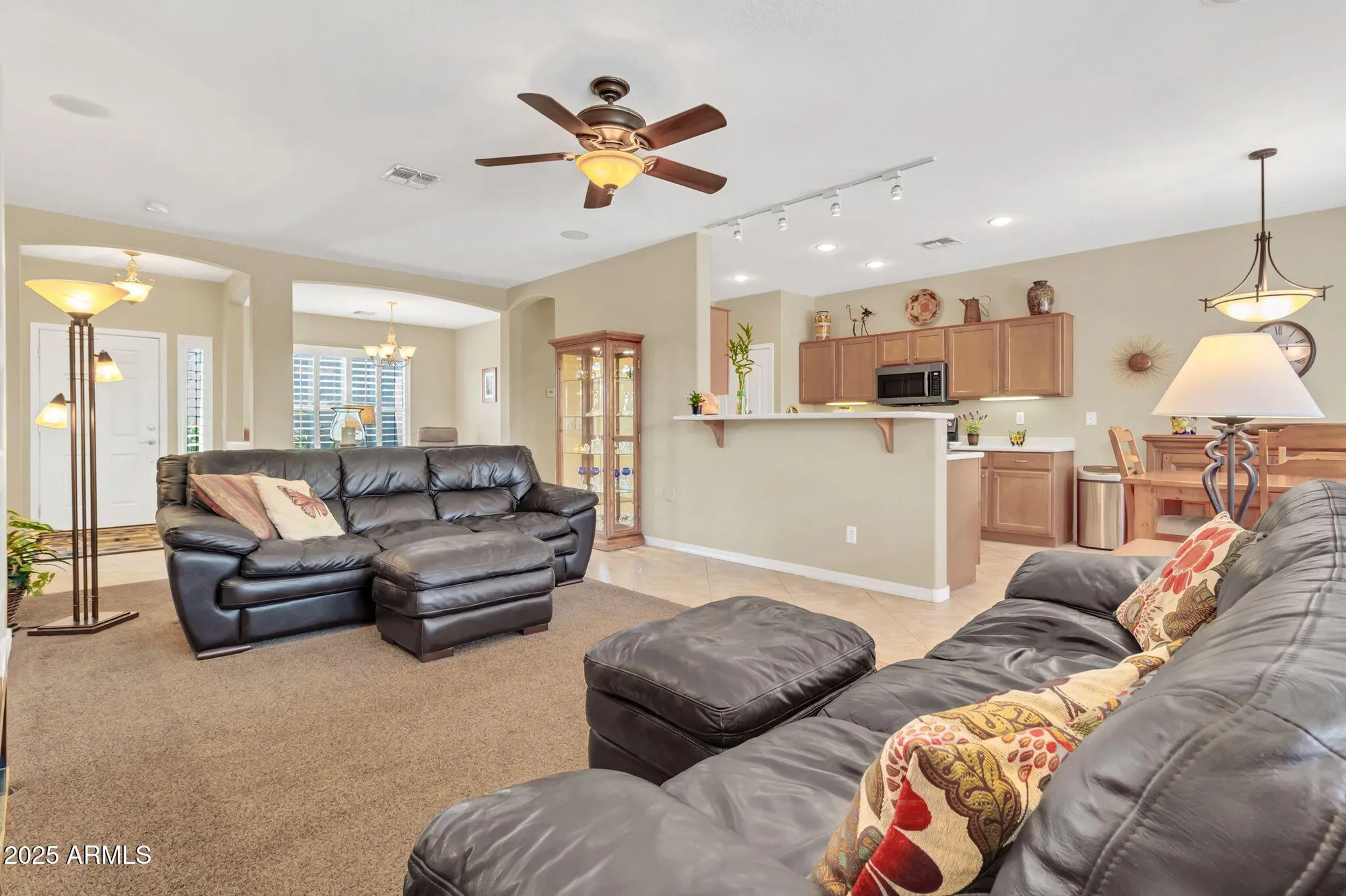 Property Slideshow image 11 of 30 | 3624 e county down dr, Chandler, AZ, 85249