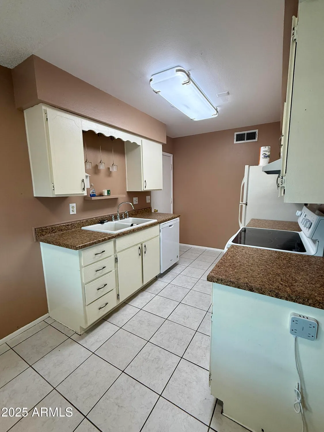 Property Slideshow image 7 of 26 | 10134 n 97th ave b, Peoria, AZ, 85345