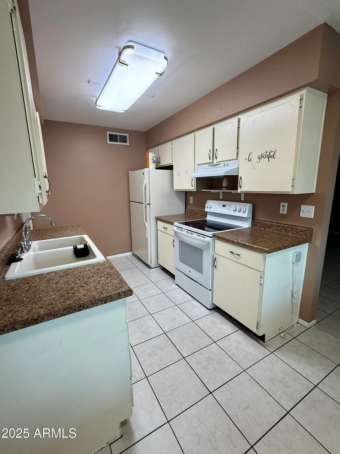 Property Slideshow image 8 of 26 | 10134 n 97th ave b, Peoria, AZ, 85345