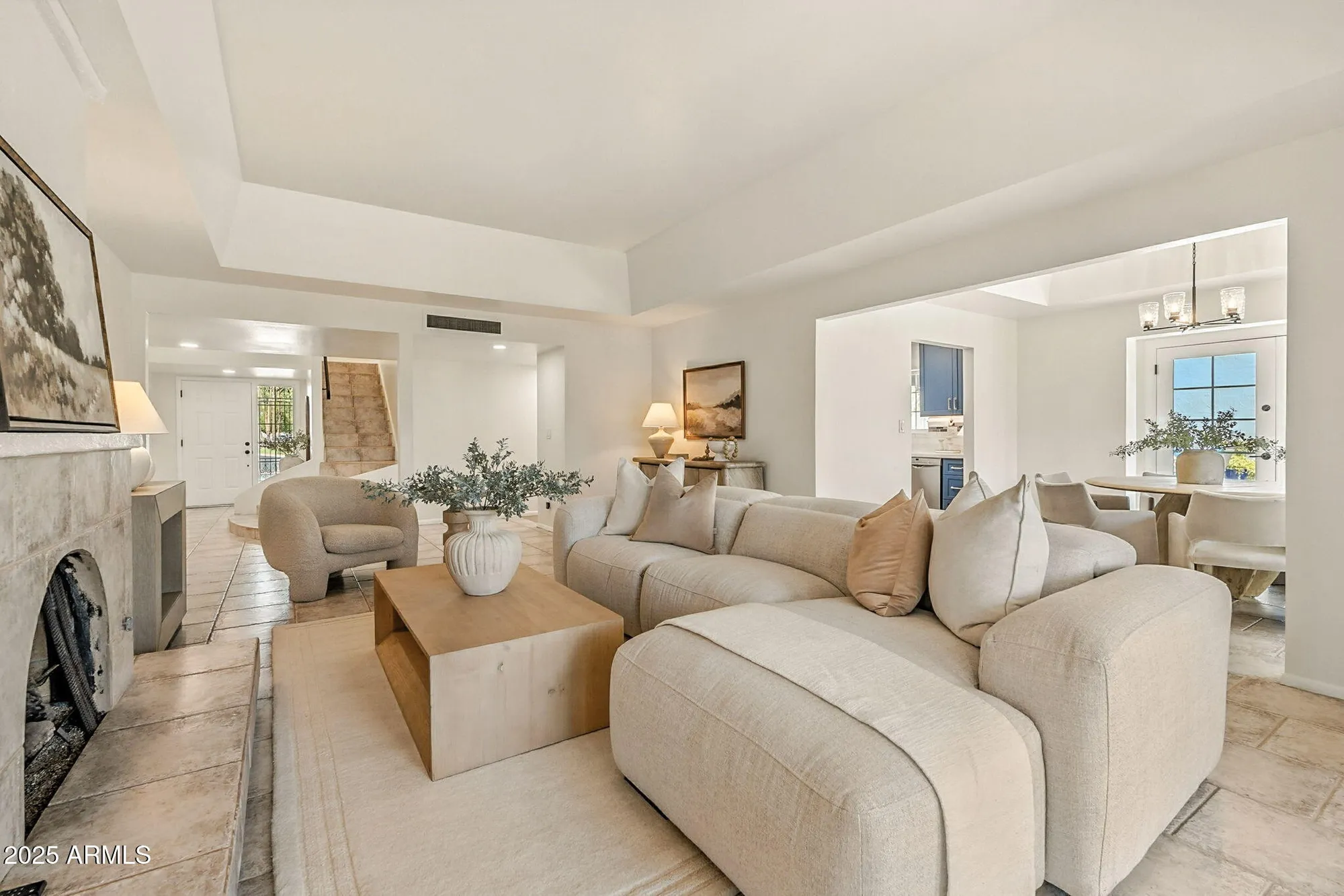 Property Slideshow image 14 of 99 | 43 e boca raton rd, Phoenix, AZ, 85022