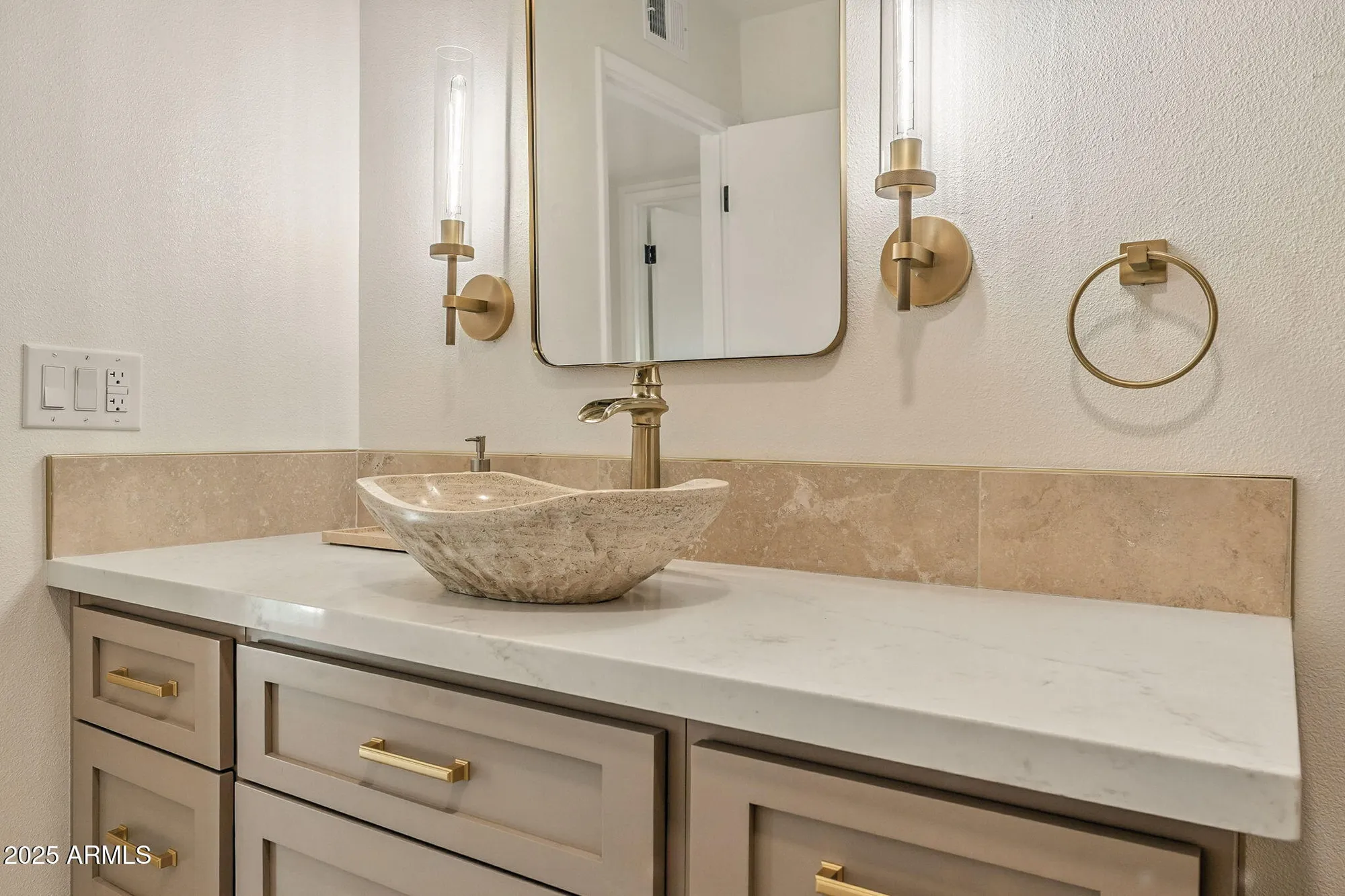 Property Slideshow image 53 of 99 | 43 e boca raton rd, Phoenix, AZ, 85022