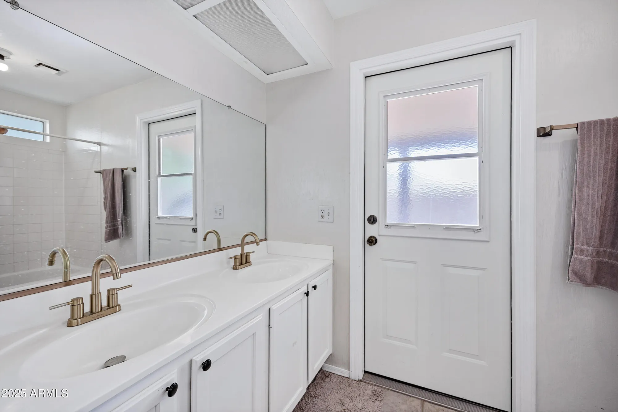 Property Slideshow image 10 of 19 | 12244 s 45th st, Phoenix, AZ, 85044