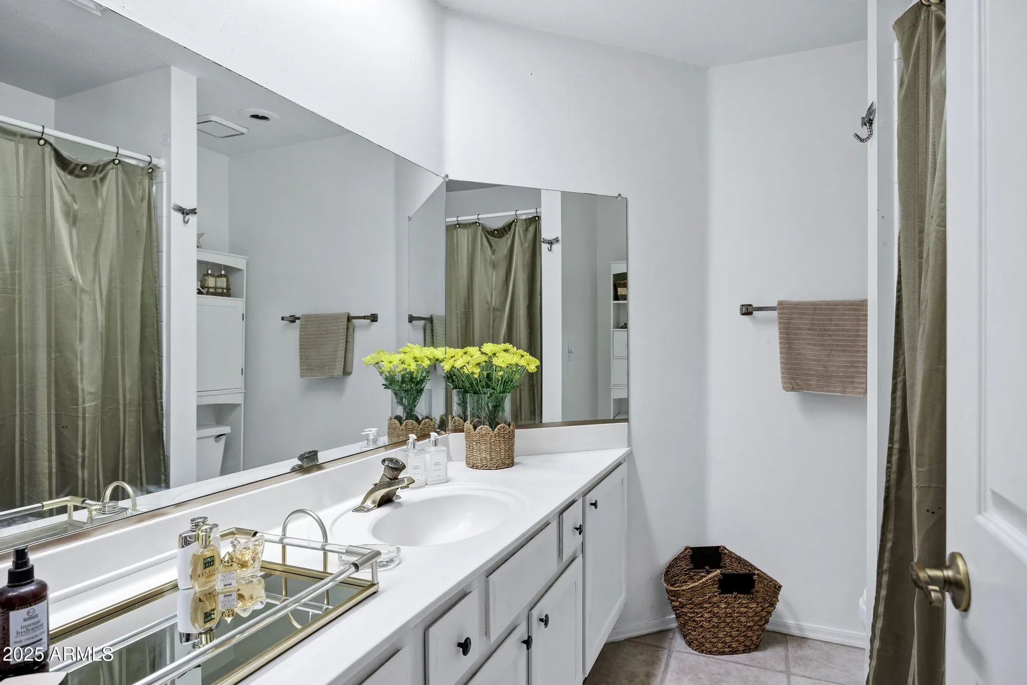 Property Slideshow image 12 of 19 | 12244 s 45th st, Phoenix, AZ, 85044