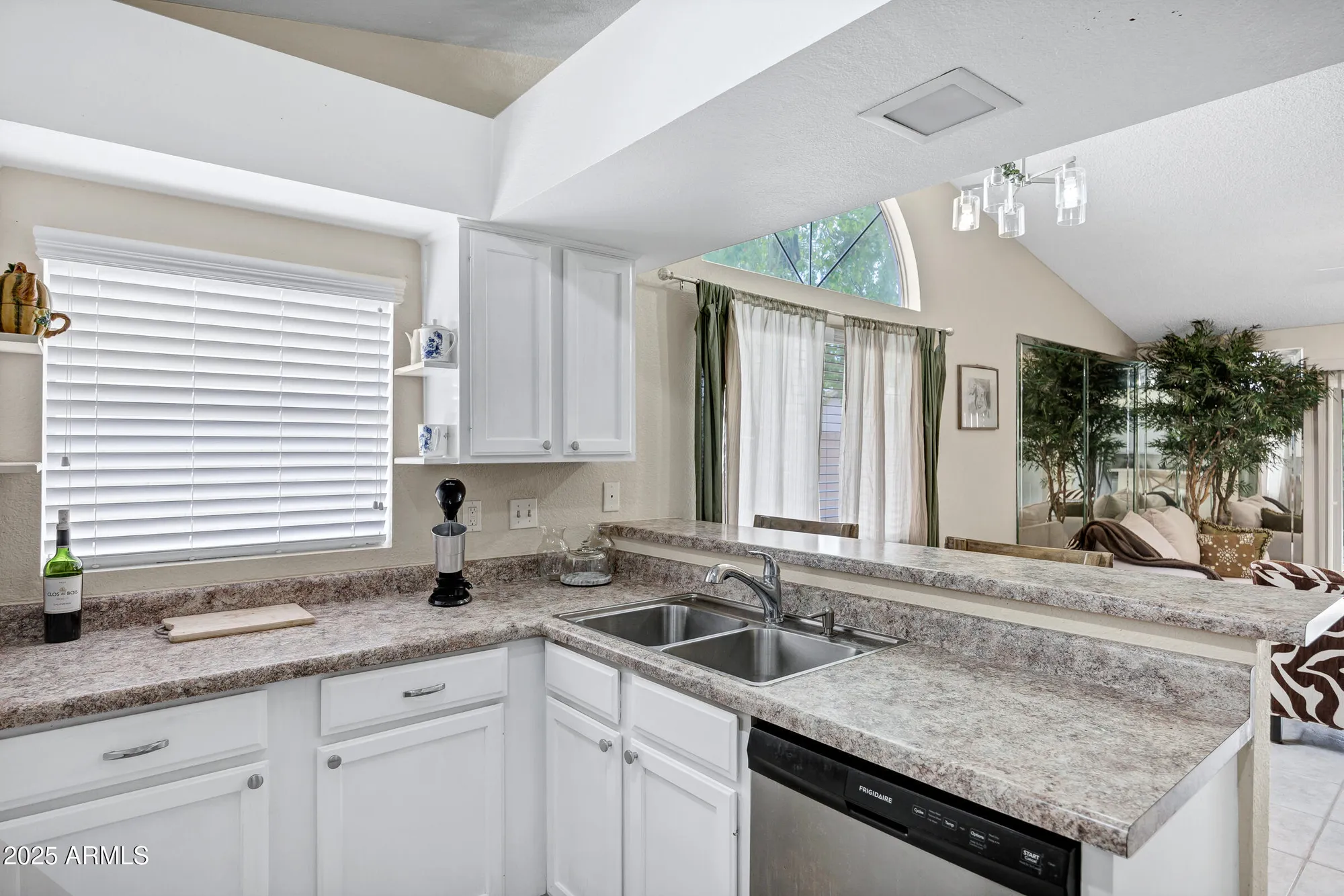 Property Slideshow image 4 of 19 | 12244 s 45th st, Phoenix, AZ, 85044