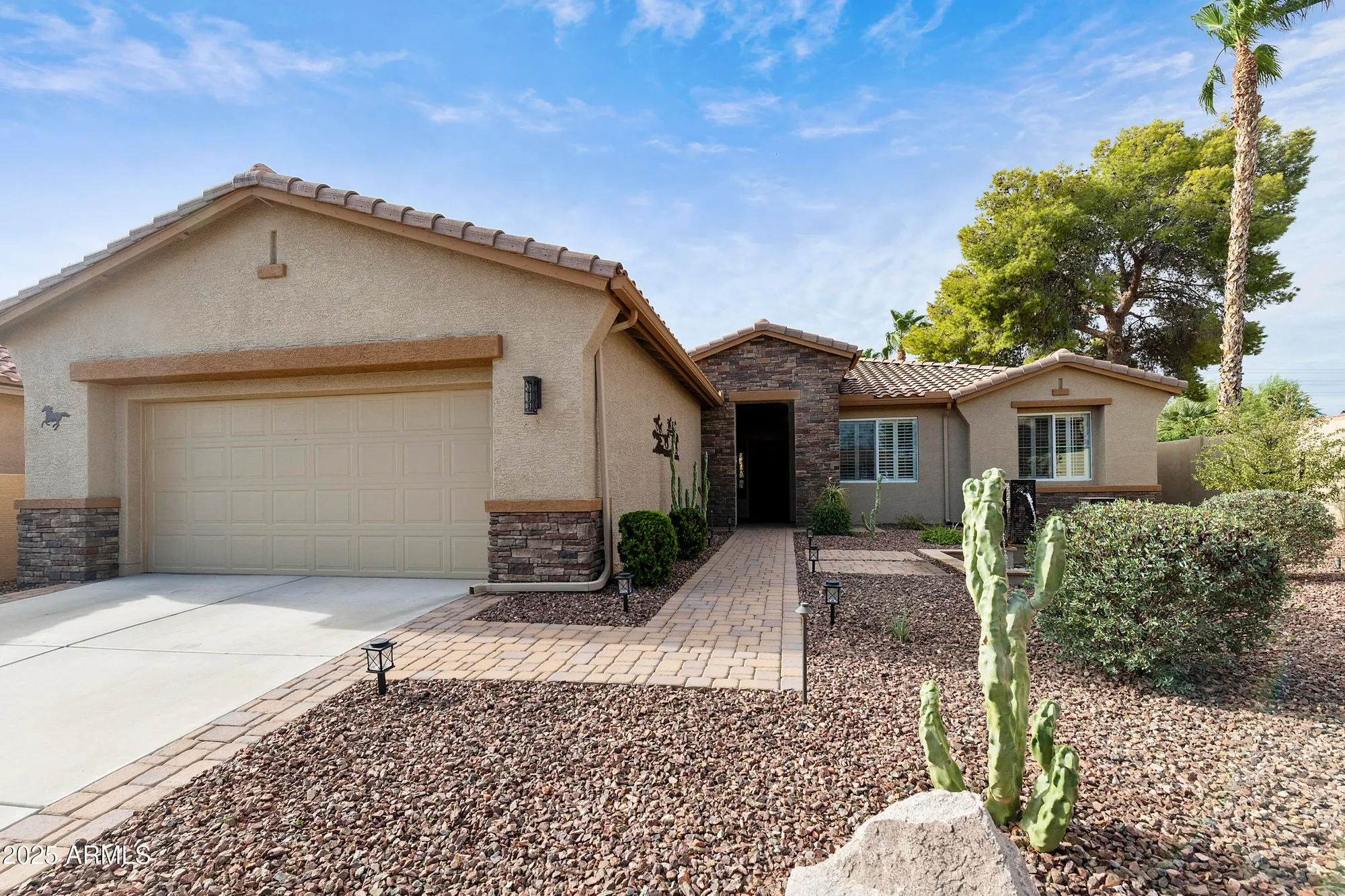 Property Slideshow image 5 of 69 | 10061 e coopers hawk dr, Sun Lakes, AZ, 85248
