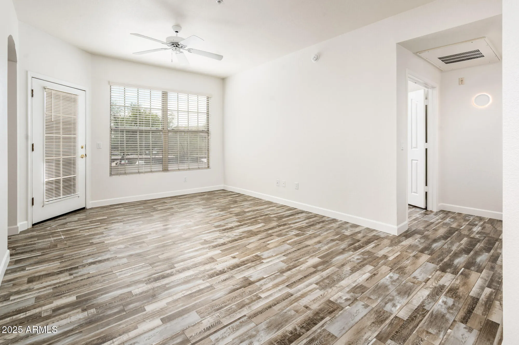 Property Slideshow image 8 of 42 | 14950 w mountain view blvd 6206, Surprise, AZ, 85374