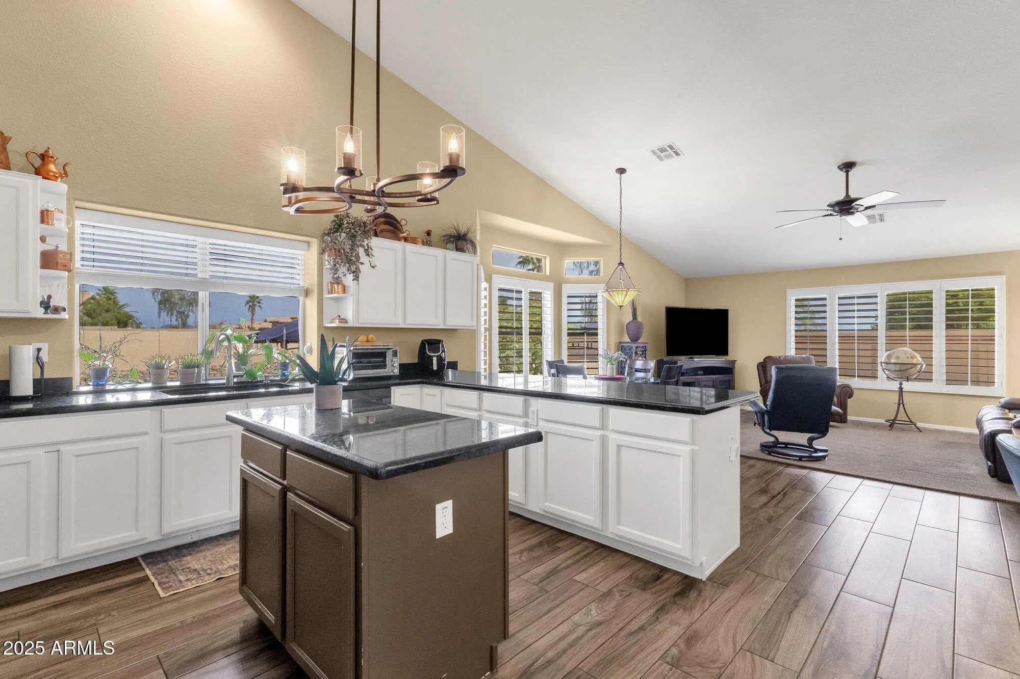 Property Slideshow image 18 of 51 | 19791 n 86th dr, Peoria, AZ, 85382