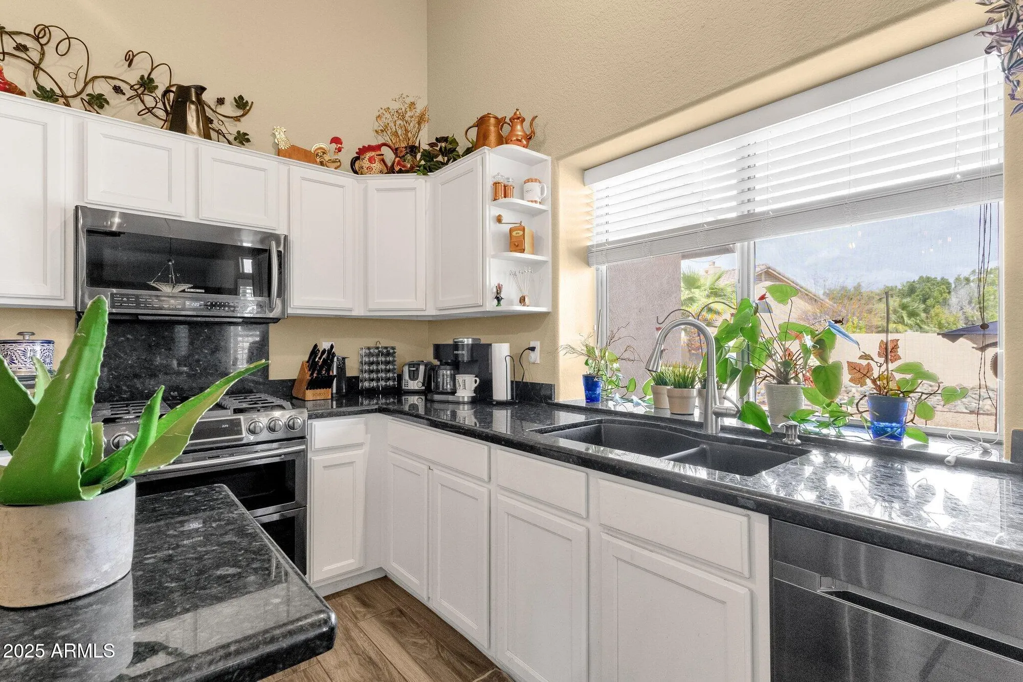 Property Slideshow image 22 of 51 | 19791 n 86th dr, Peoria, AZ, 85382