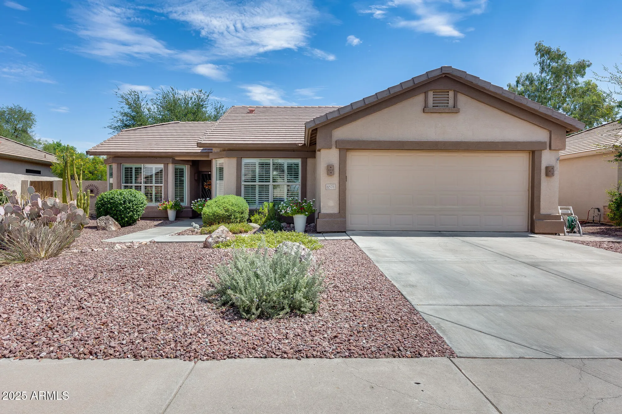 Property Slideshow image 1 of 32 | 6571 s granite dr, Chandler, AZ, 85249