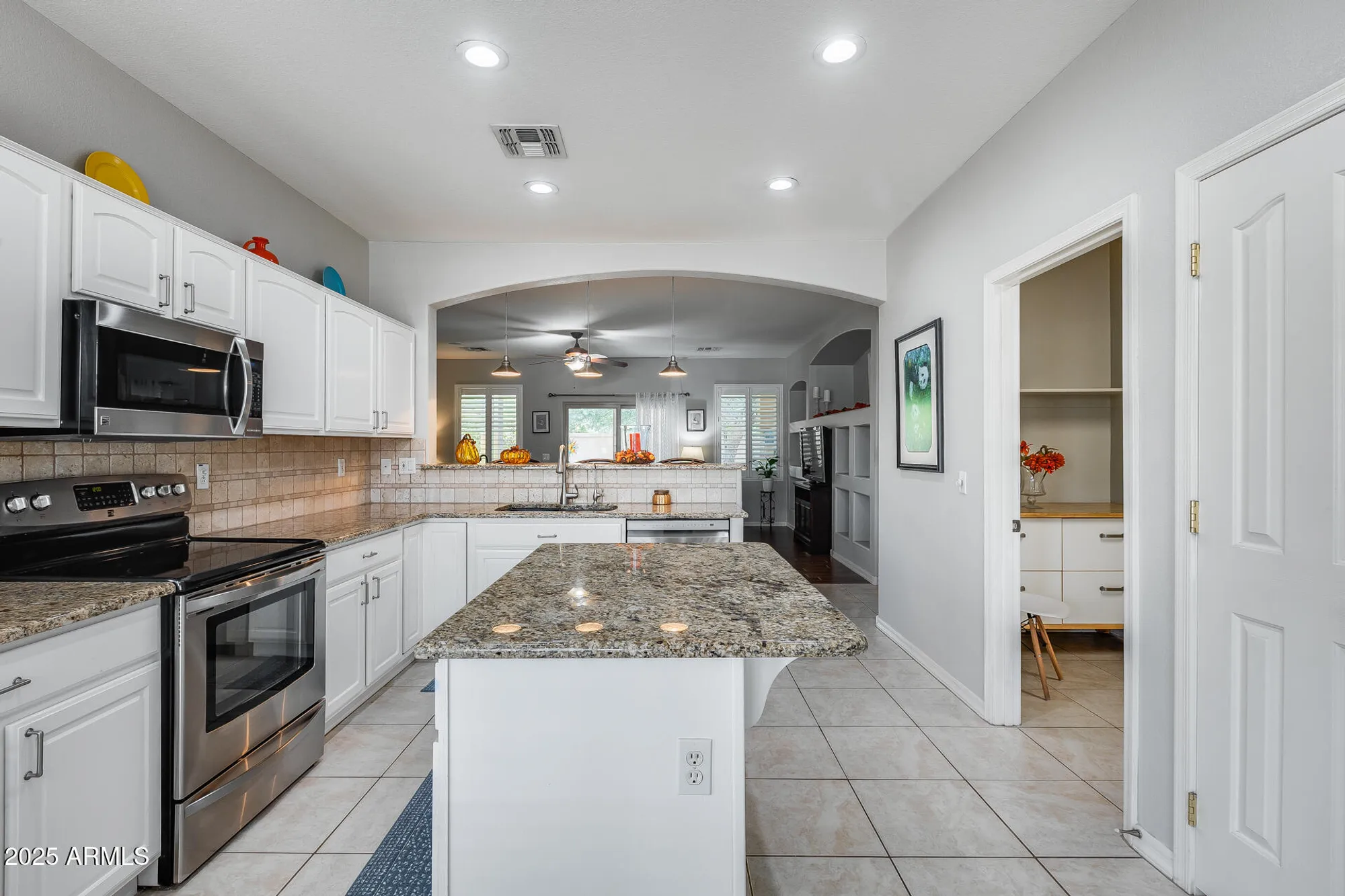 Property Slideshow image 11 of 32 | 6571 s granite dr, Chandler, AZ, 85249