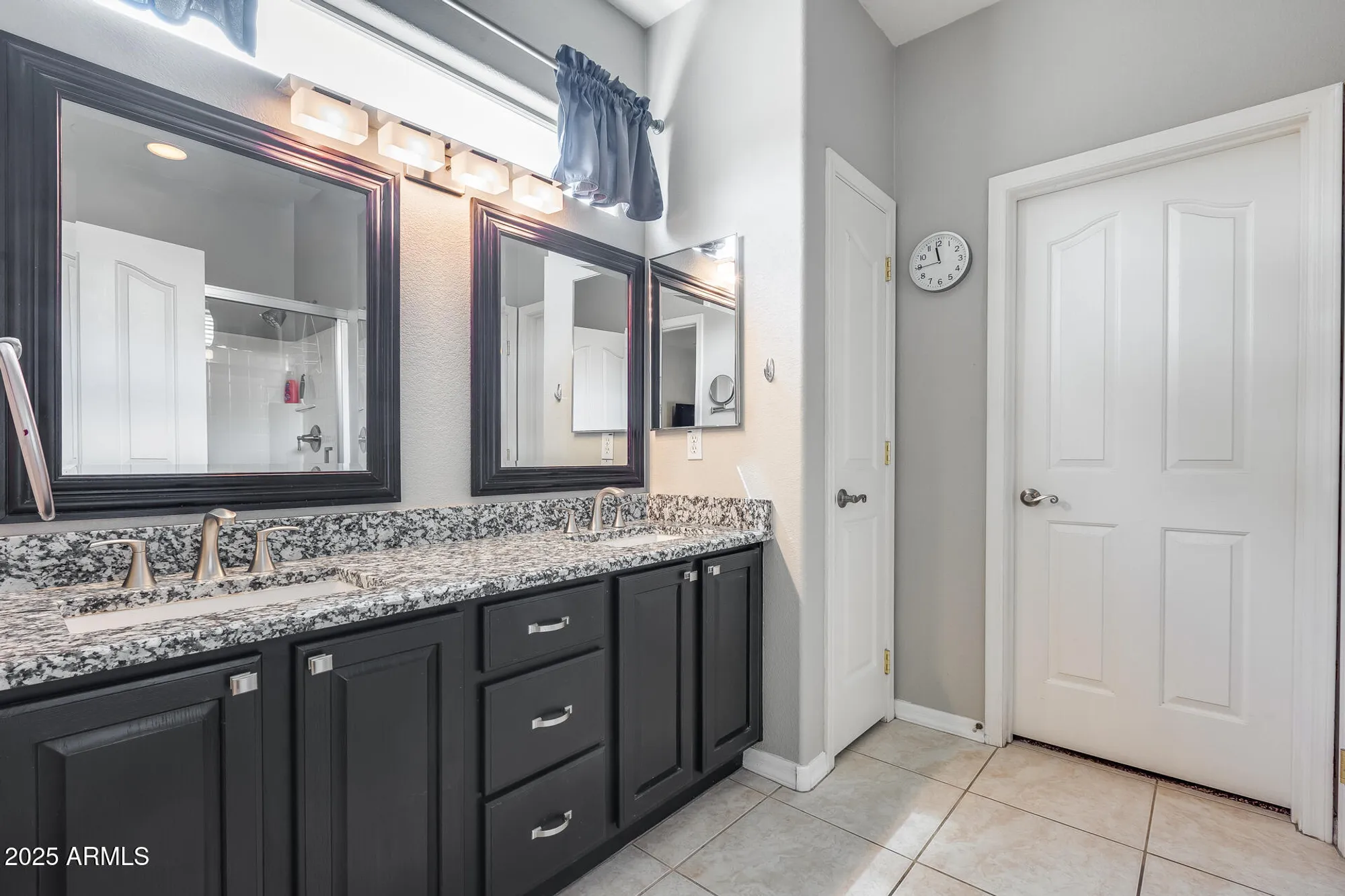 Property Slideshow image 18 of 32 | 6571 s granite dr, Chandler, AZ, 85249