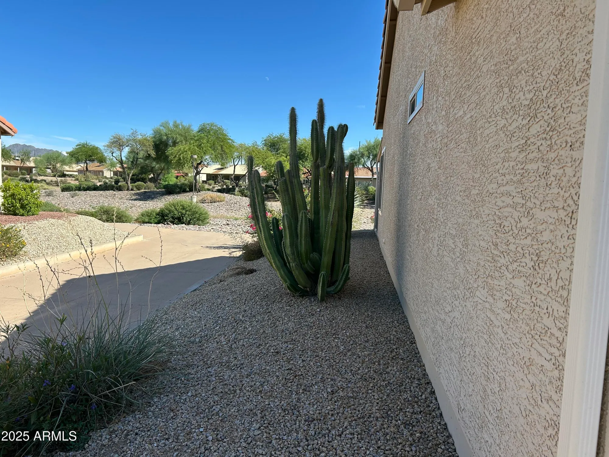 Property Slideshow image 4 of 28 | 1807 e lindrick dr, Chandler, AZ, 85249