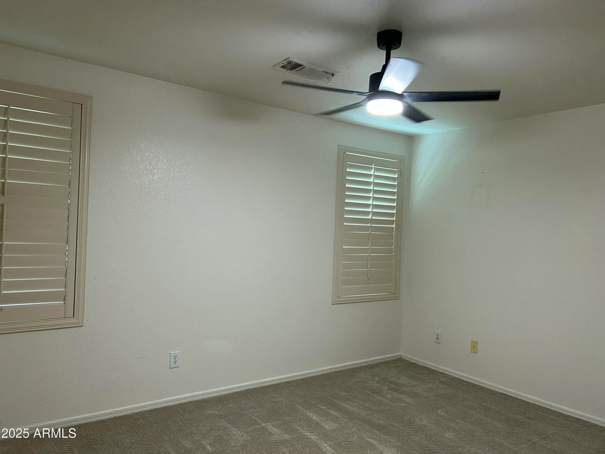 Property Slideshow image 10 of 28 | 1807 e lindrick dr, Chandler, AZ, 85249