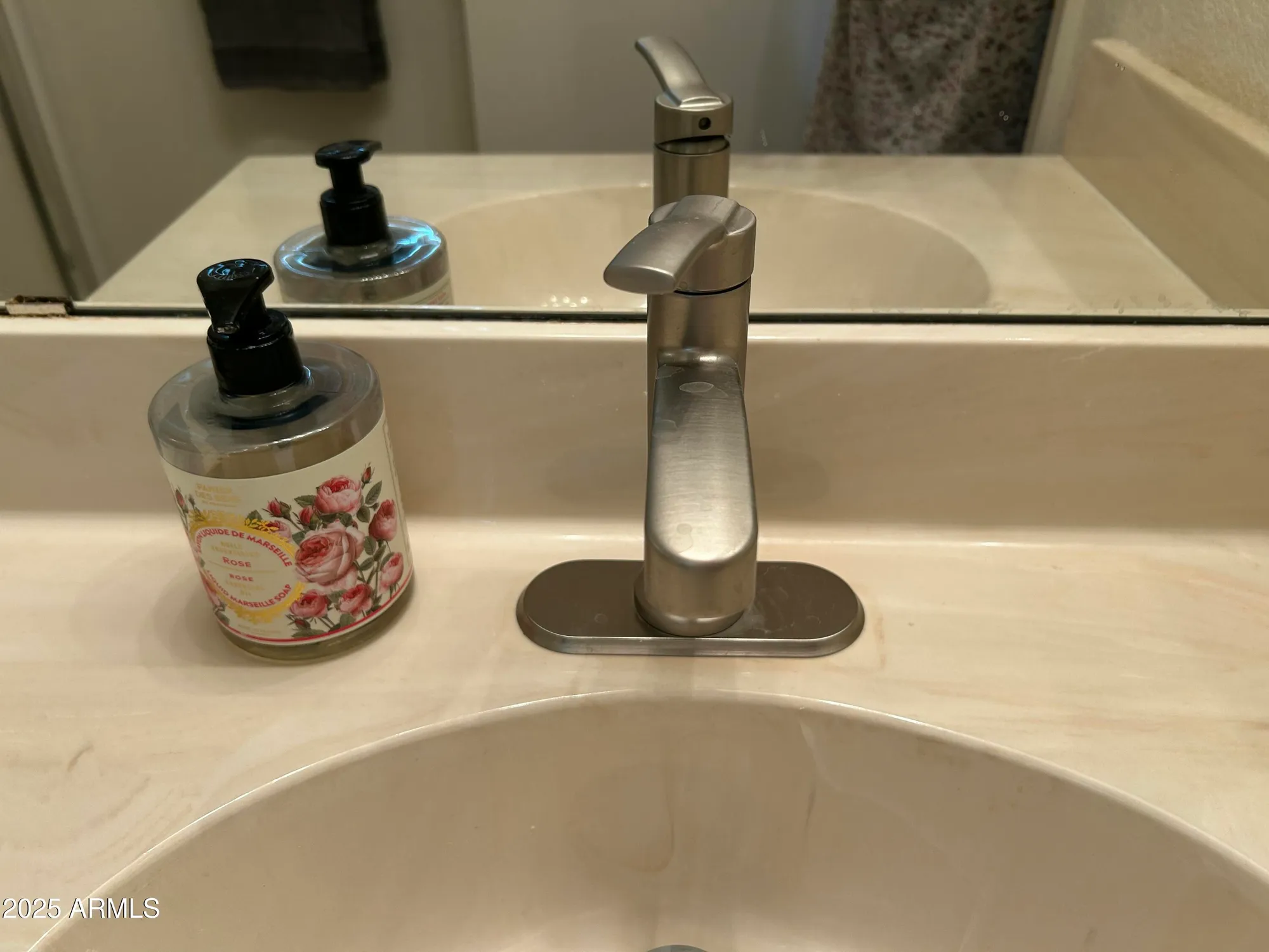 Property Slideshow image 14 of 28 | 1807 e lindrick dr, Chandler, AZ, 85249