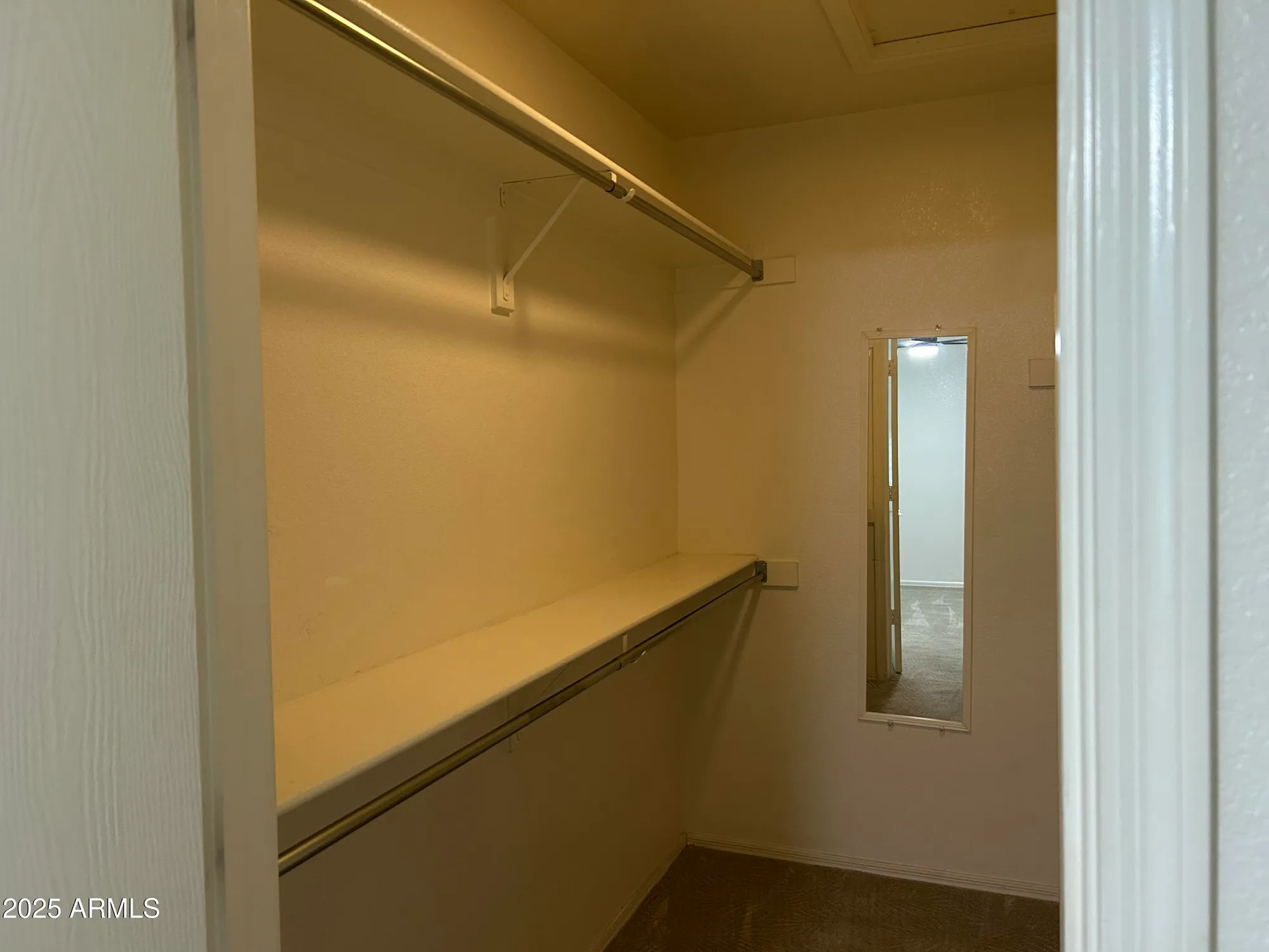 Property Slideshow image 13 of 28 | 1807 e lindrick dr, Chandler, AZ, 85249