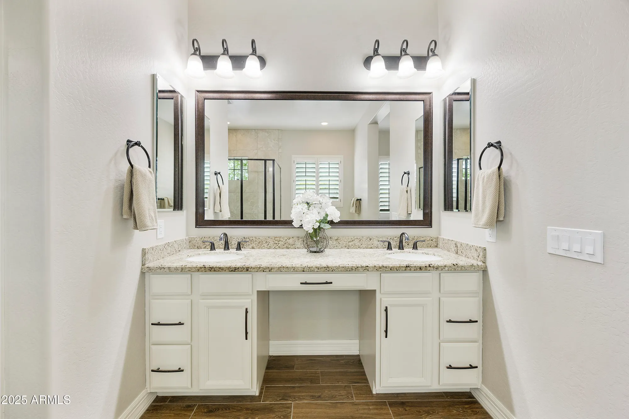 Property Slideshow image 16 of 68 | 10049 e topaz ave, Mesa, AZ, 85212