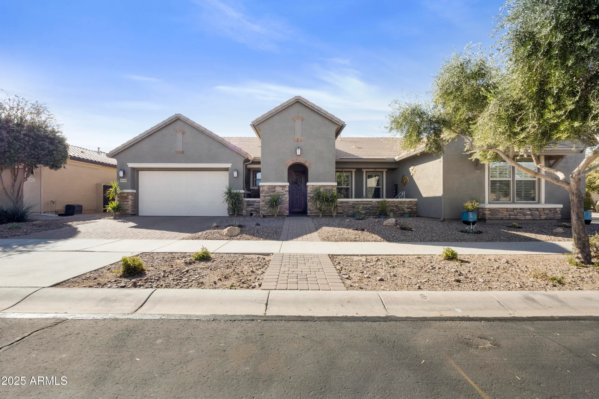 Property Slideshow image 2 of 68 | 10049 e topaz ave, Mesa, AZ, 85212