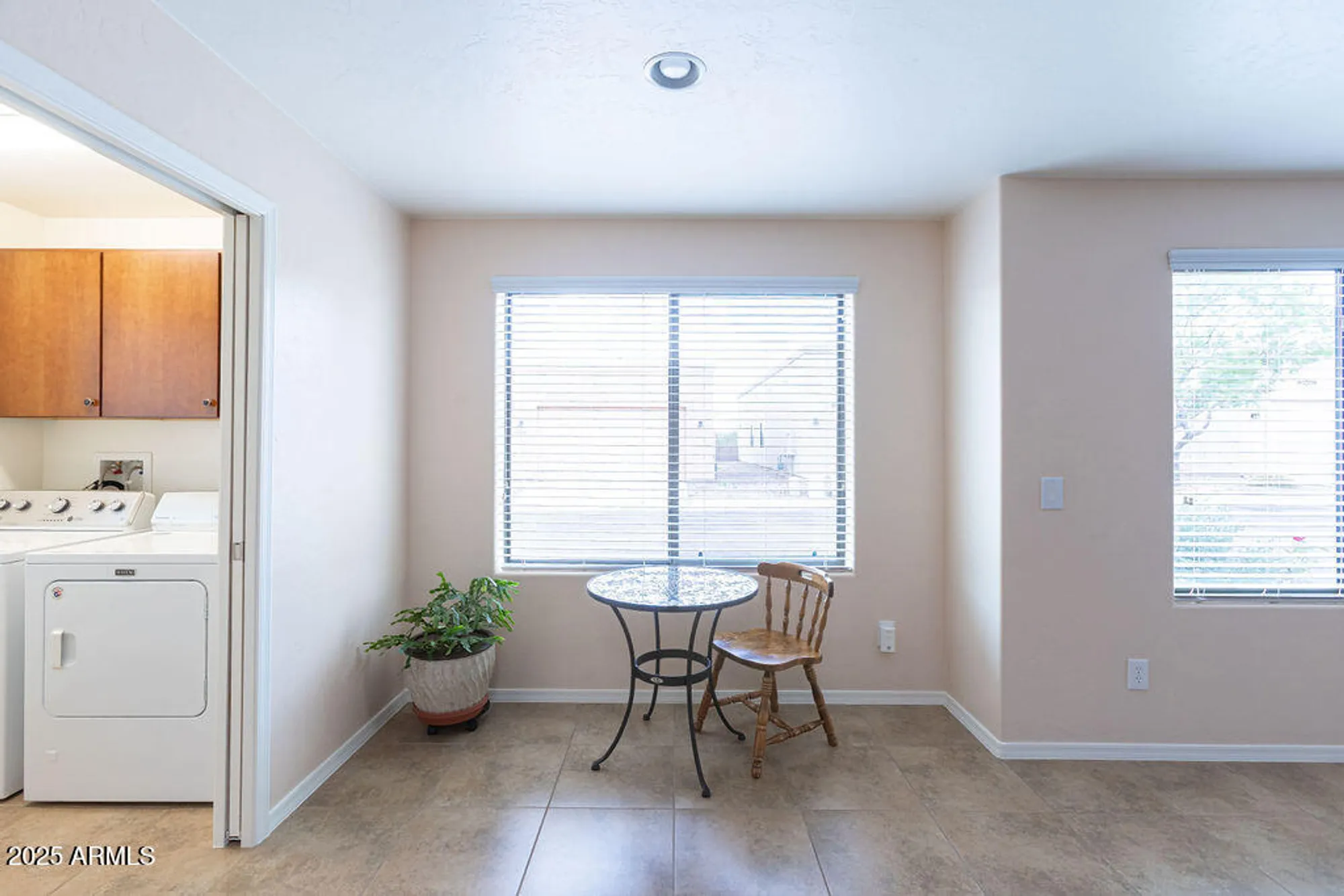 Property Slideshow image 13 of 42 | 762 s clubhouse ln, Sierra Vista, AZ, 85635