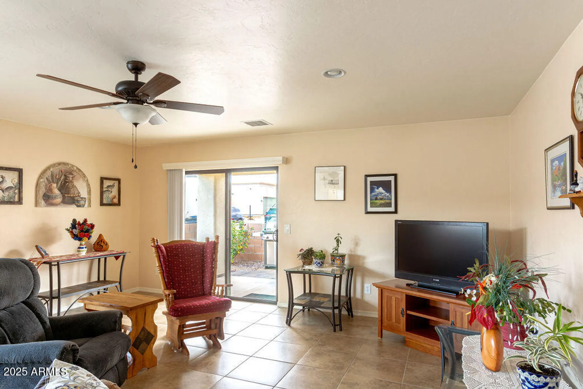 Property Slideshow image 17 of 42 | 762 s clubhouse ln, Sierra Vista, AZ, 85635