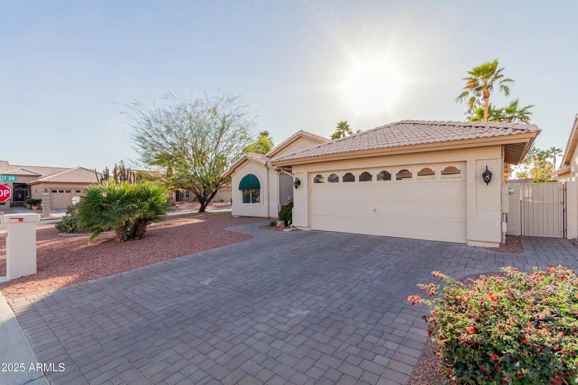 Property Slideshow image 2 of 25 | 26242 s thistle ln, Sun Lakes, AZ, 85248