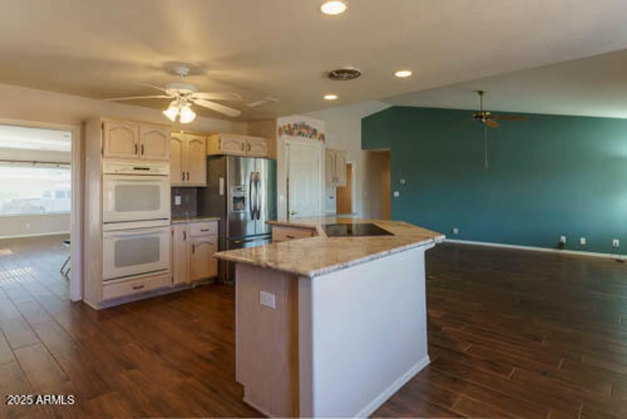 Property Slideshow image 12 of 35 | 11303 e laguna azul cir, Mesa, AZ, 85209