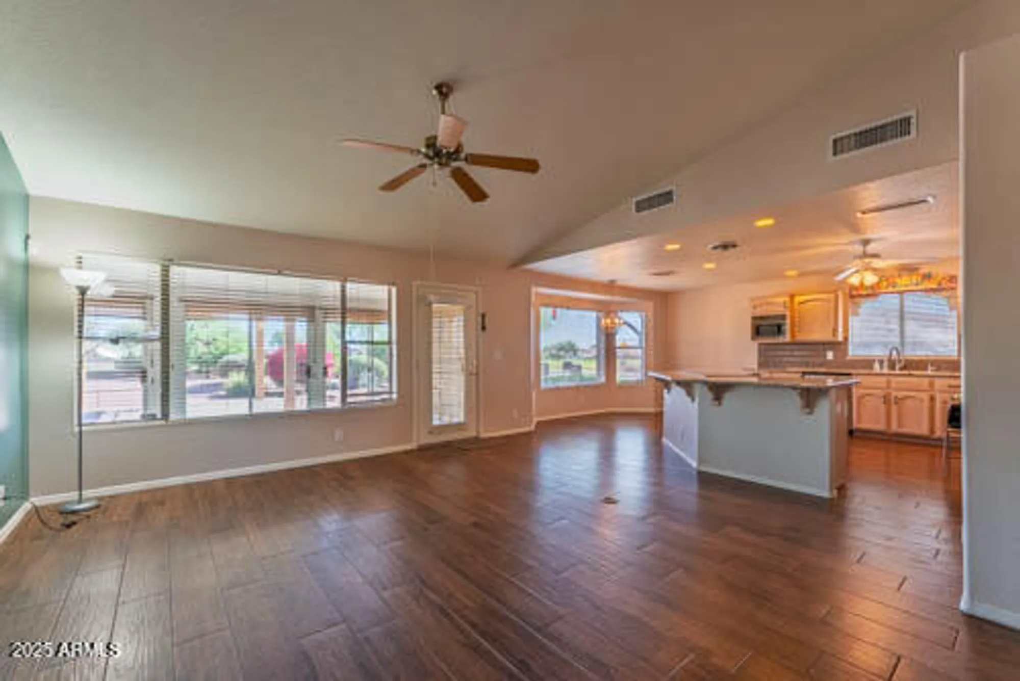 Property Slideshow image 13 of 35 | 11303 e laguna azul cir, Mesa, AZ, 85209