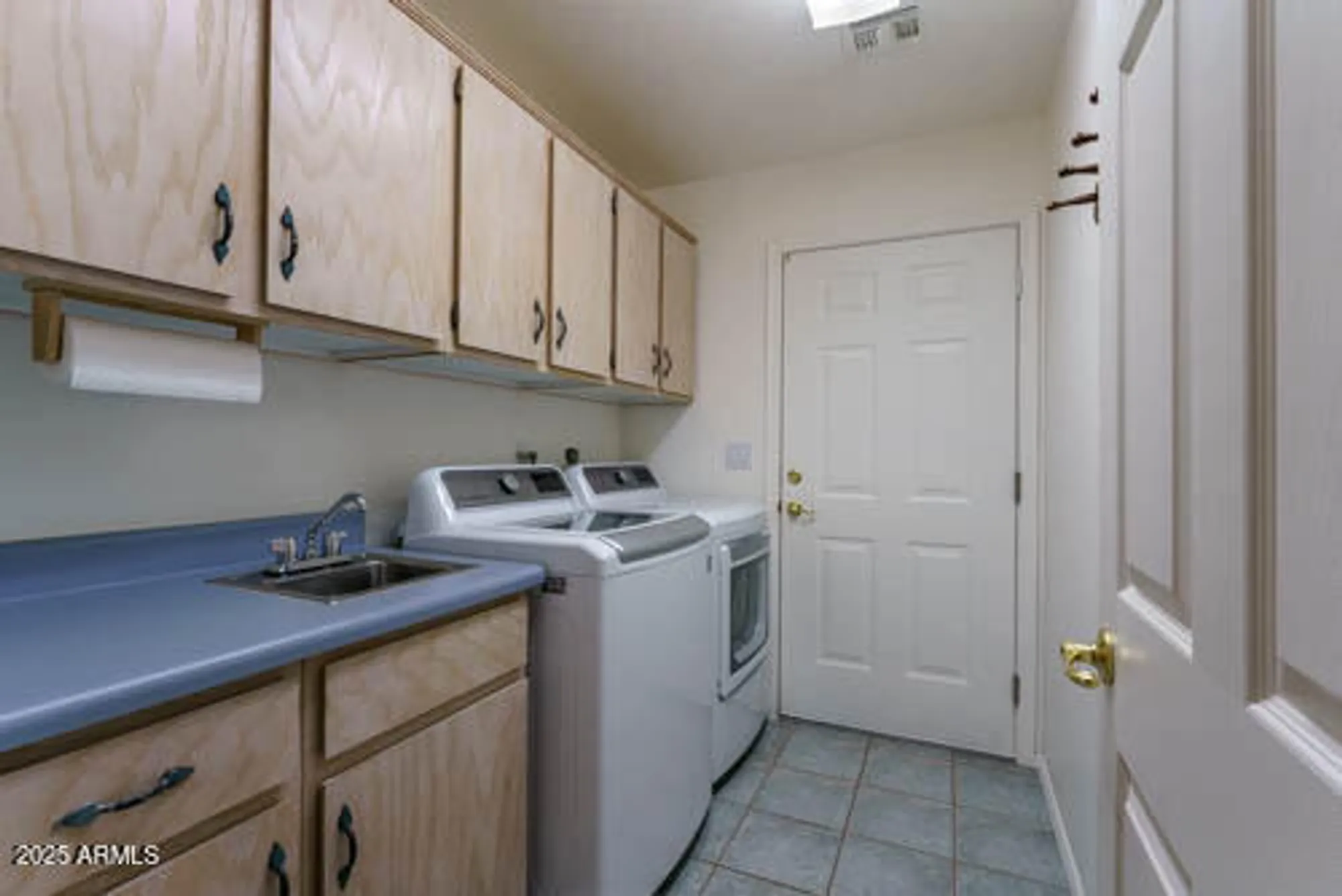 Property Slideshow image 28 of 35 | 11303 e laguna azul cir, Mesa, AZ, 85209