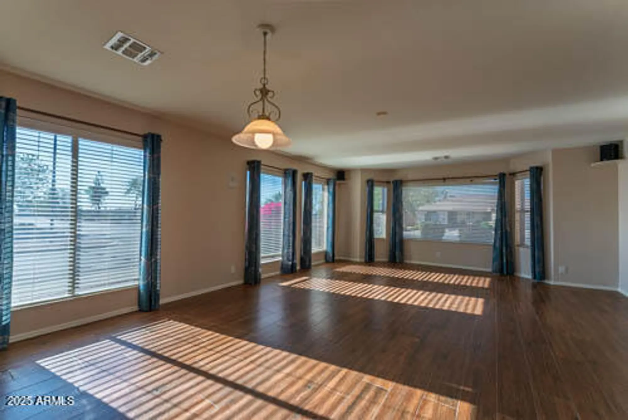 Property Slideshow image 9 of 35 | 11303 e laguna azul cir, Mesa, AZ, 85209