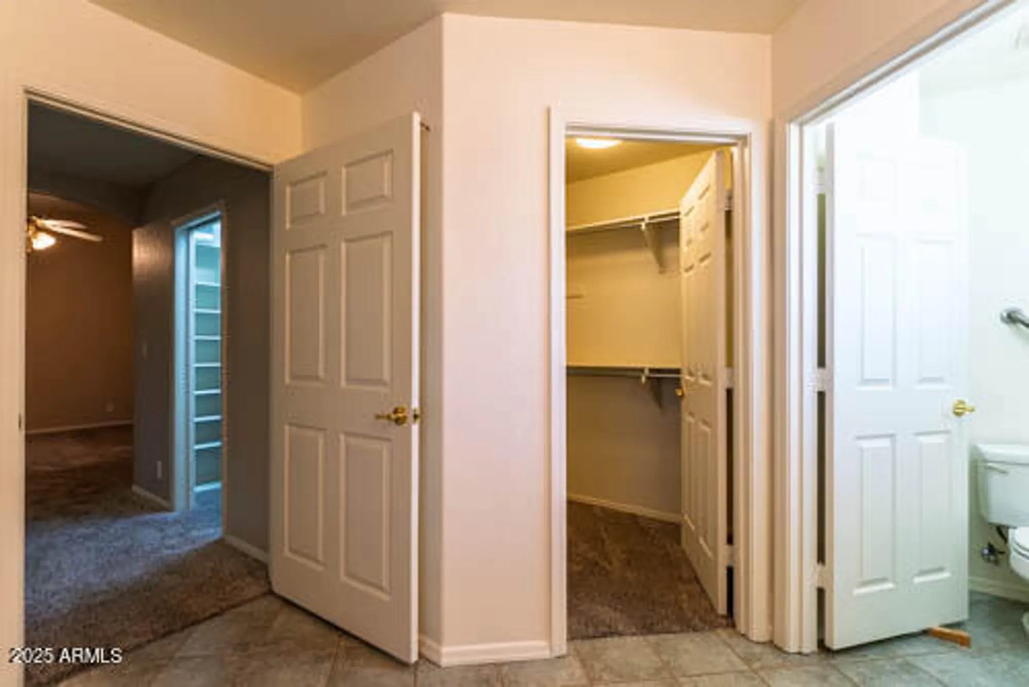 Property Slideshow image 20 of 35 | 11303 e laguna azul cir, Mesa, AZ, 85209