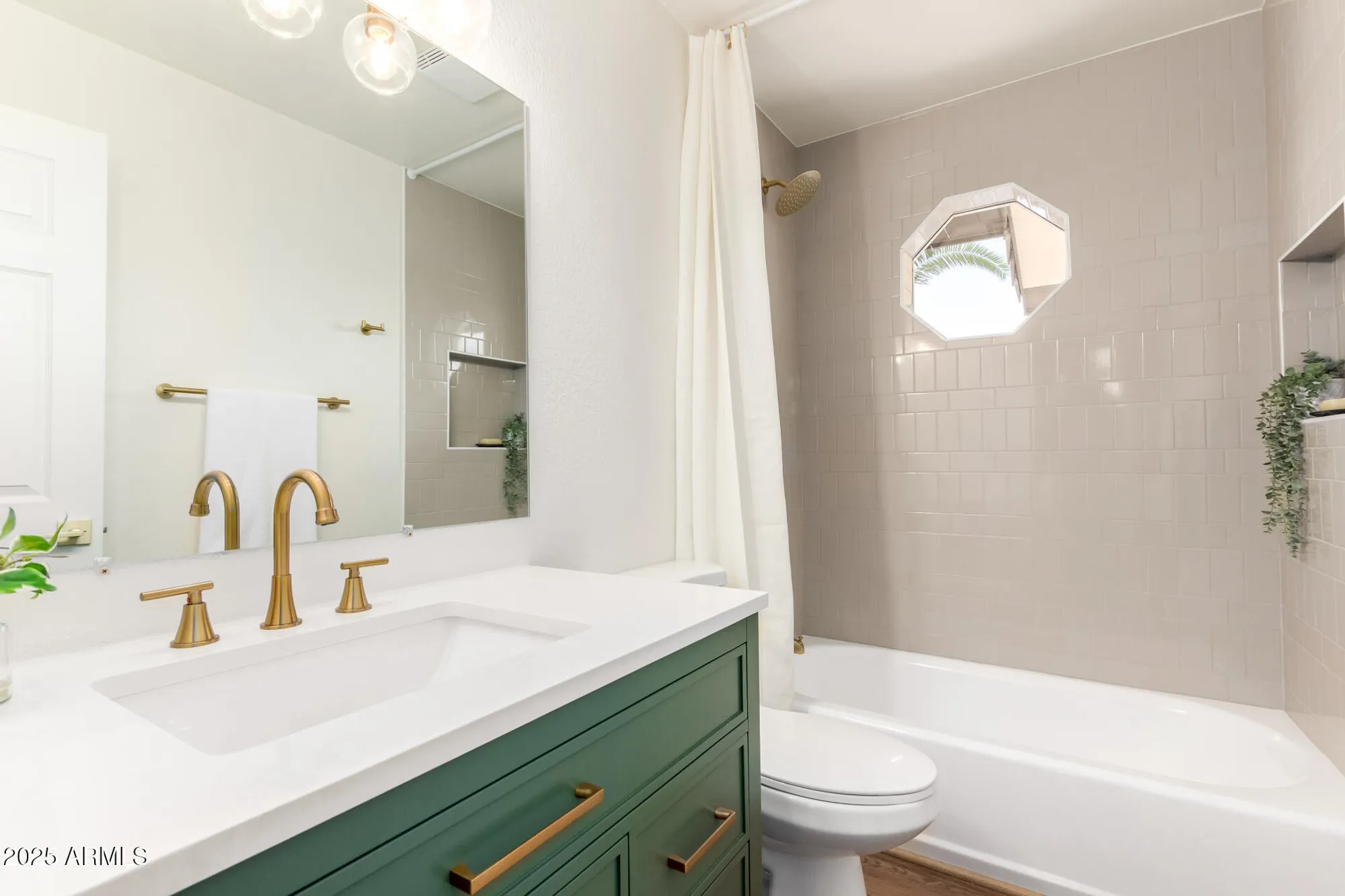 Property Slideshow image 18 of 22 | 10832 e keats ave, Mesa, AZ, 85209