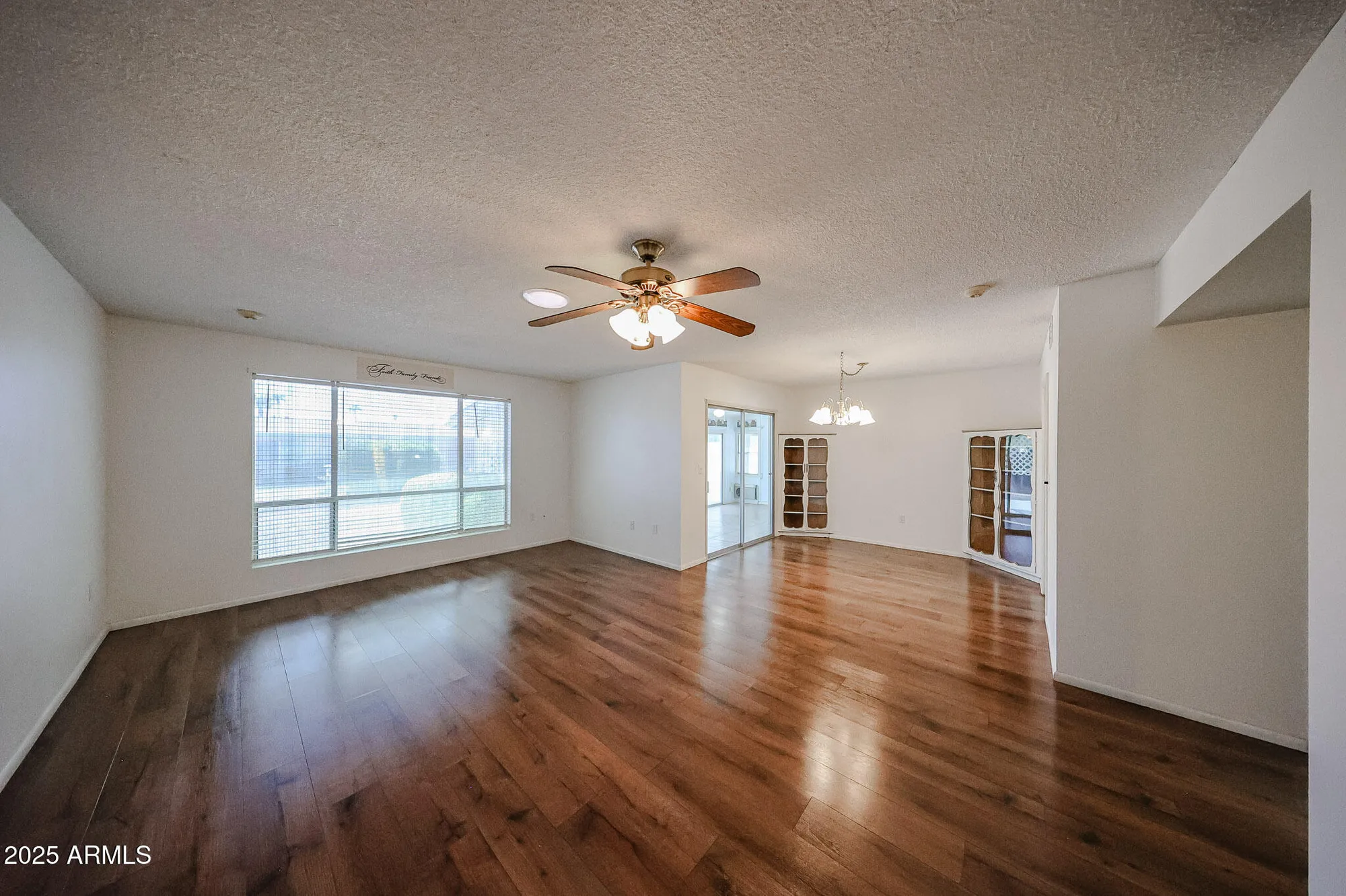 Property Slideshow image 9 of 30 | 10301 w salem dr, Sun City, AZ, 85351