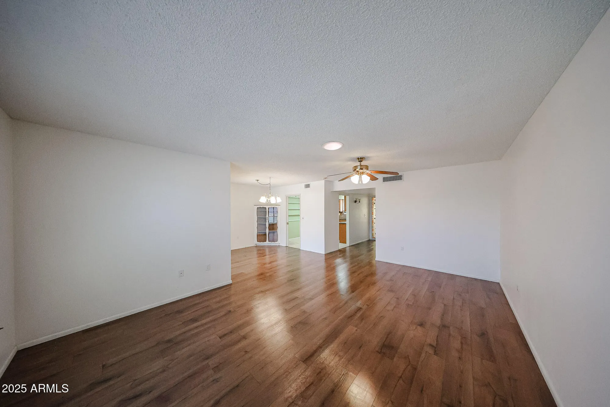 Property Slideshow image 10 of 30 | 10301 w salem dr, Sun City, AZ, 85351