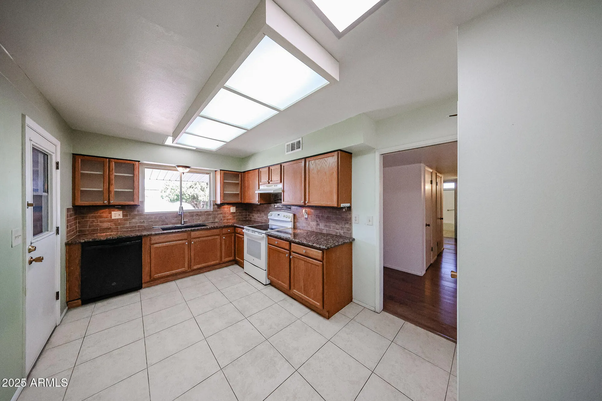 Property Slideshow image 6 of 30 | 10301 w salem dr, Sun City, AZ, 85351