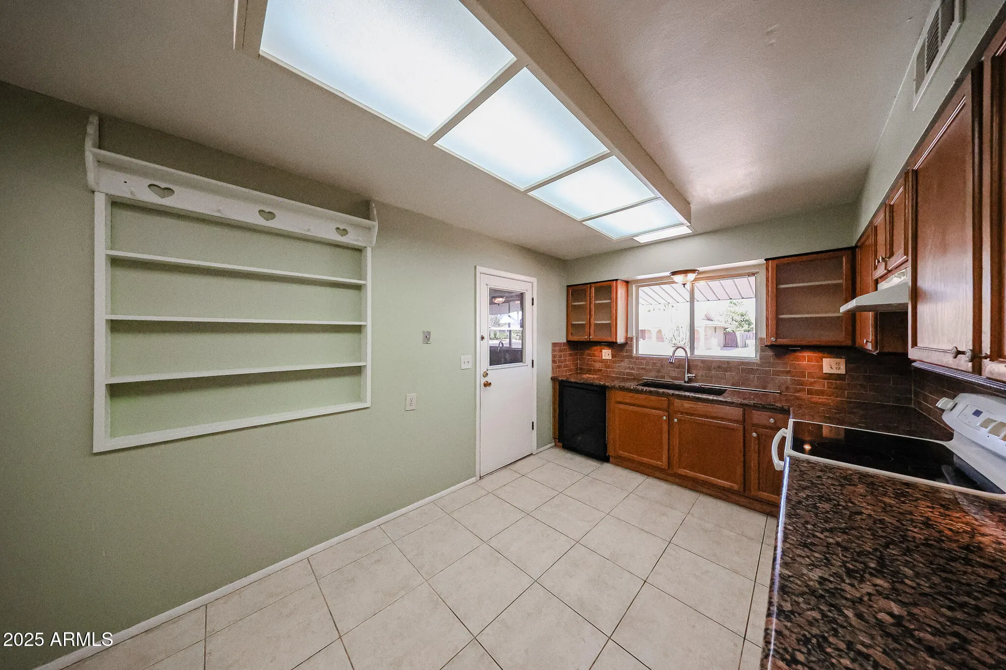 Property Slideshow image 4 of 30 | 10301 w salem dr, Sun City, AZ, 85351