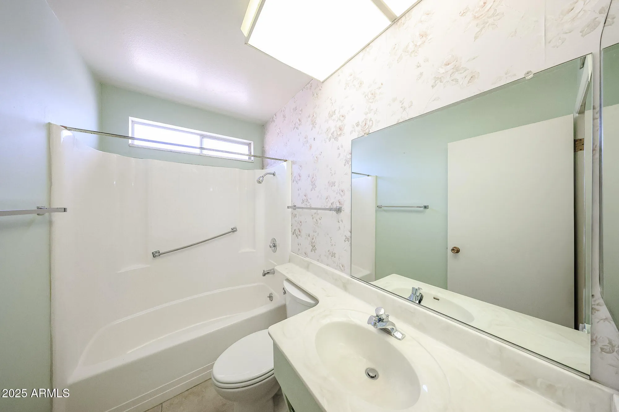 Property Slideshow image 19 of 30 | 10301 w salem dr, Sun City, AZ, 85351